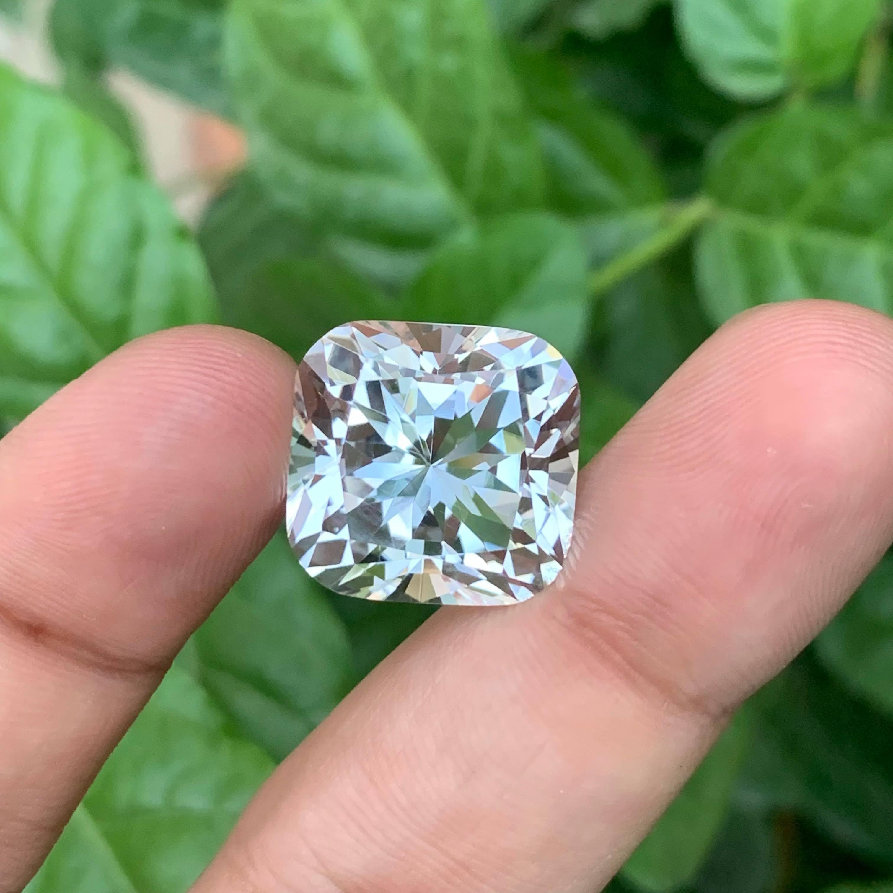 23,05 Karat Natürlicher Lose Facettierter Quarz Fancy Cushion Cut Pakistan Edelstein (Kissenschliff) im Angebot