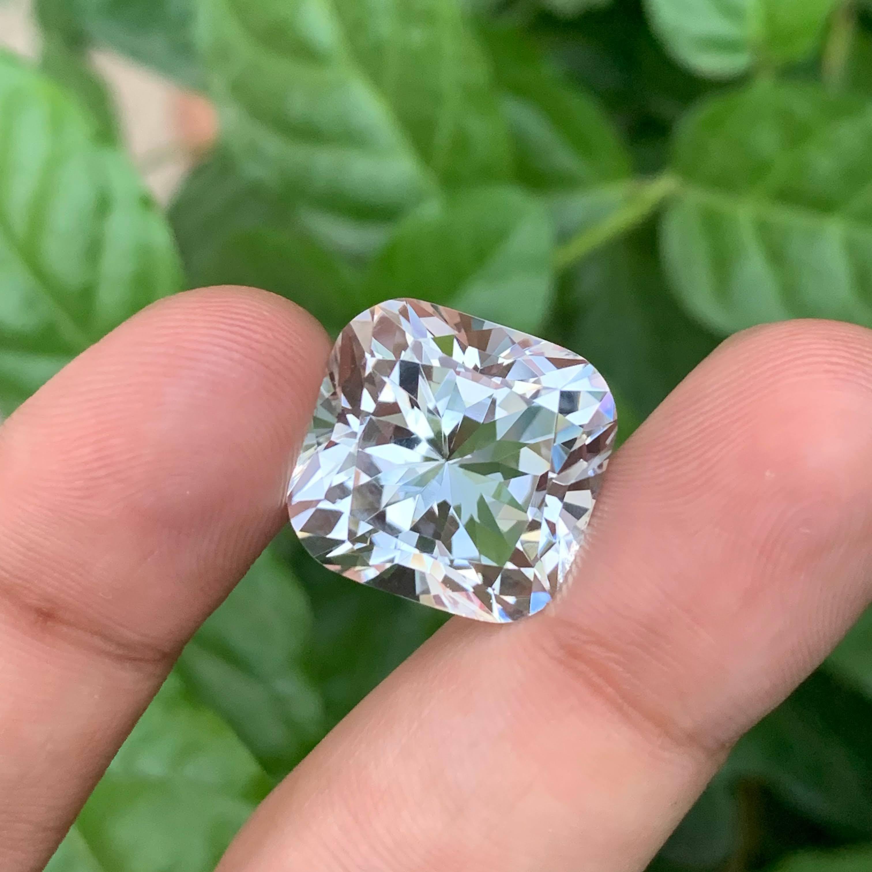 23,05 Karat Natürlicher Lose Facettierter Quarz Fancy Cushion Cut Pakistan Edelstein im Angebot 3