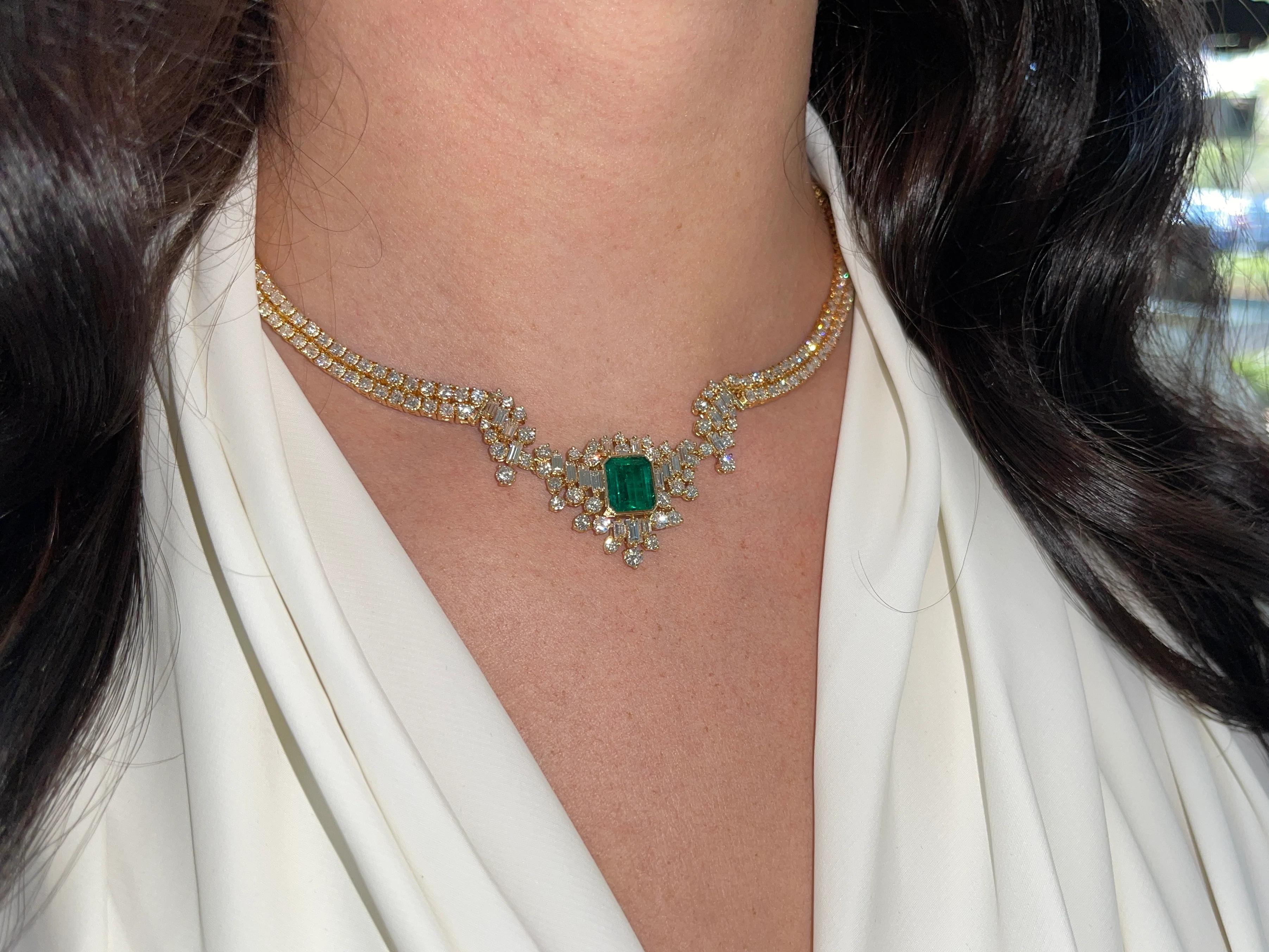 Art Deco 23.06tcw AAA+ Top Grade Emerald & Diamond Sleek Statement Necklace Gold 18K For Sale
