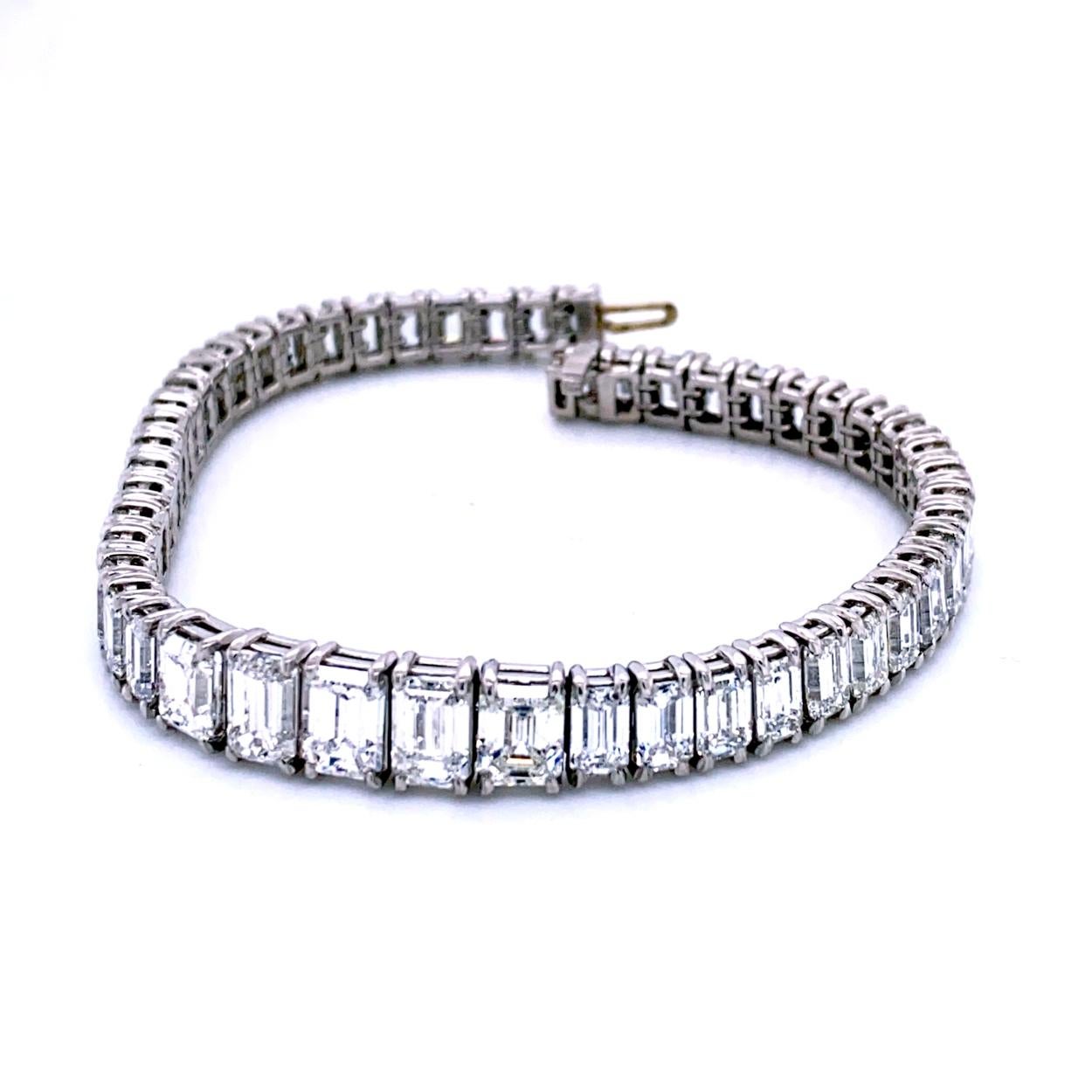 Women's 23.09 Carat Emerald Cut Diamond Platinum Tennis Bracelet