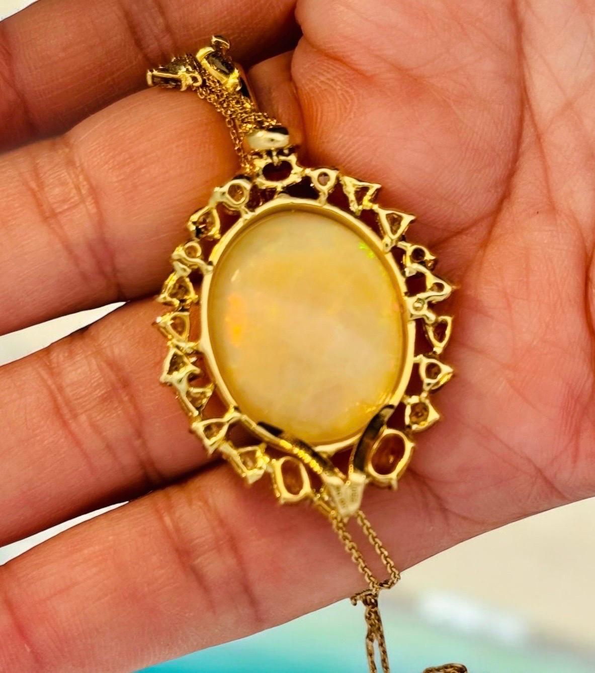 Pendentif serti d'opales, de diamants et de saphirs 23,09 carats Unisexe en vente