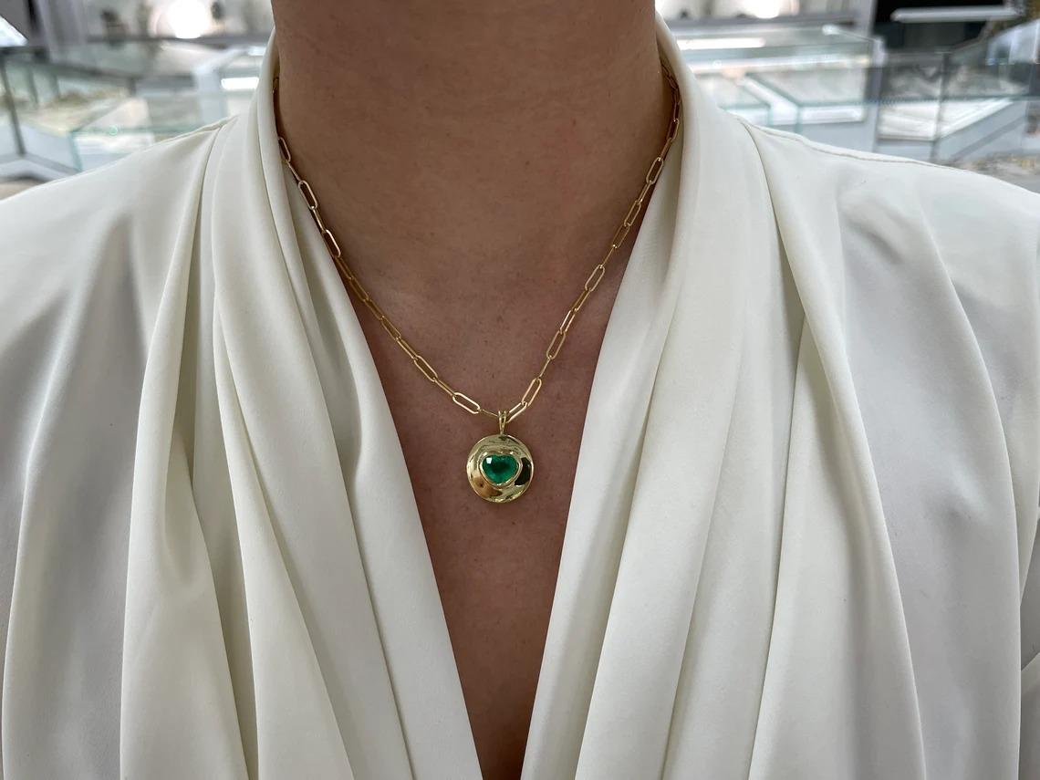 2.30ct 18K Medium Vivid Green Heart Cut Colombian Emerald Signet Bezel Pendant For Sale 2