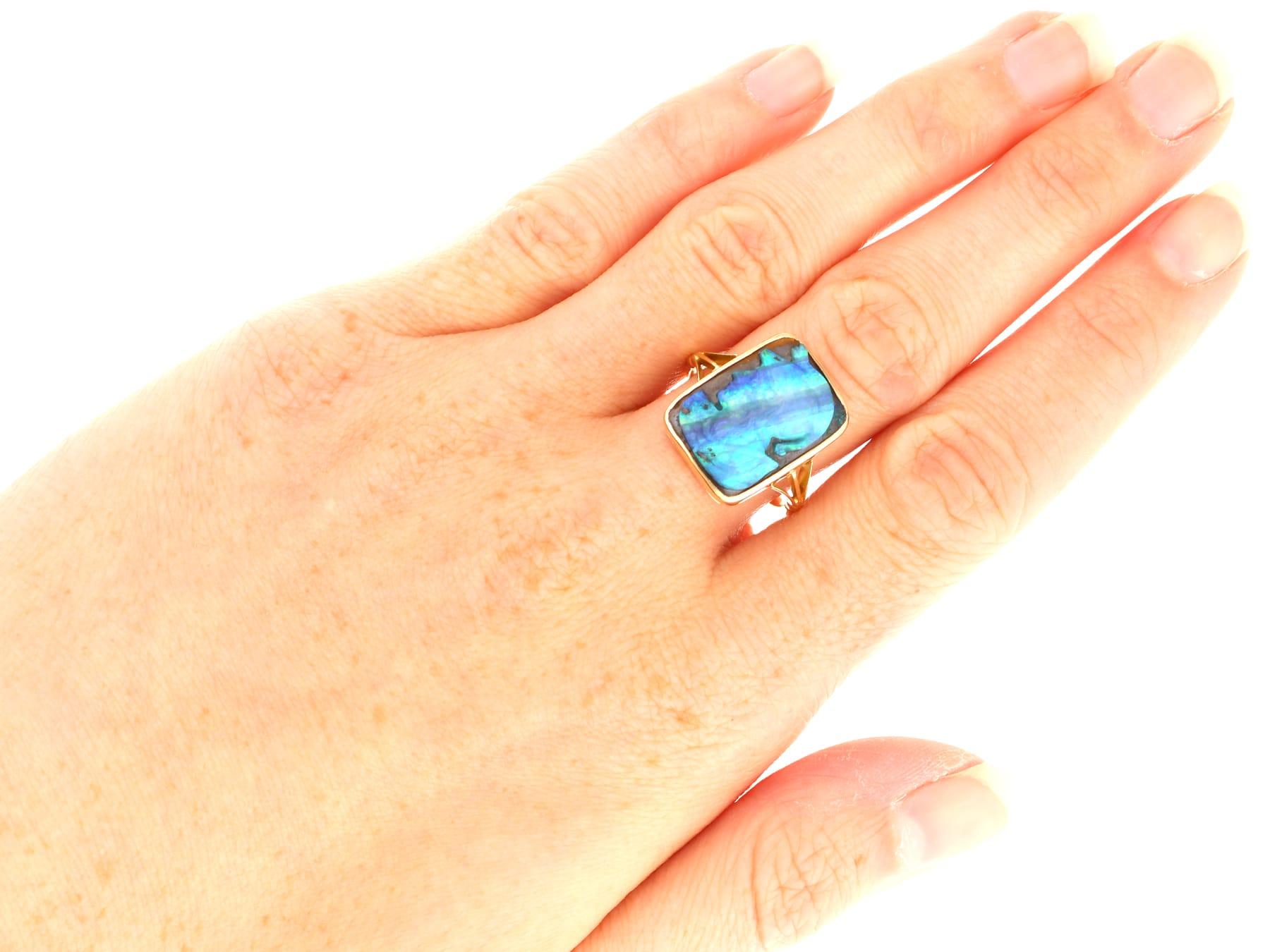 Antique 2.30 Carat Black Opal and 18k Yellow Gold Cameo Ring Circa 1900 For Sale 4
