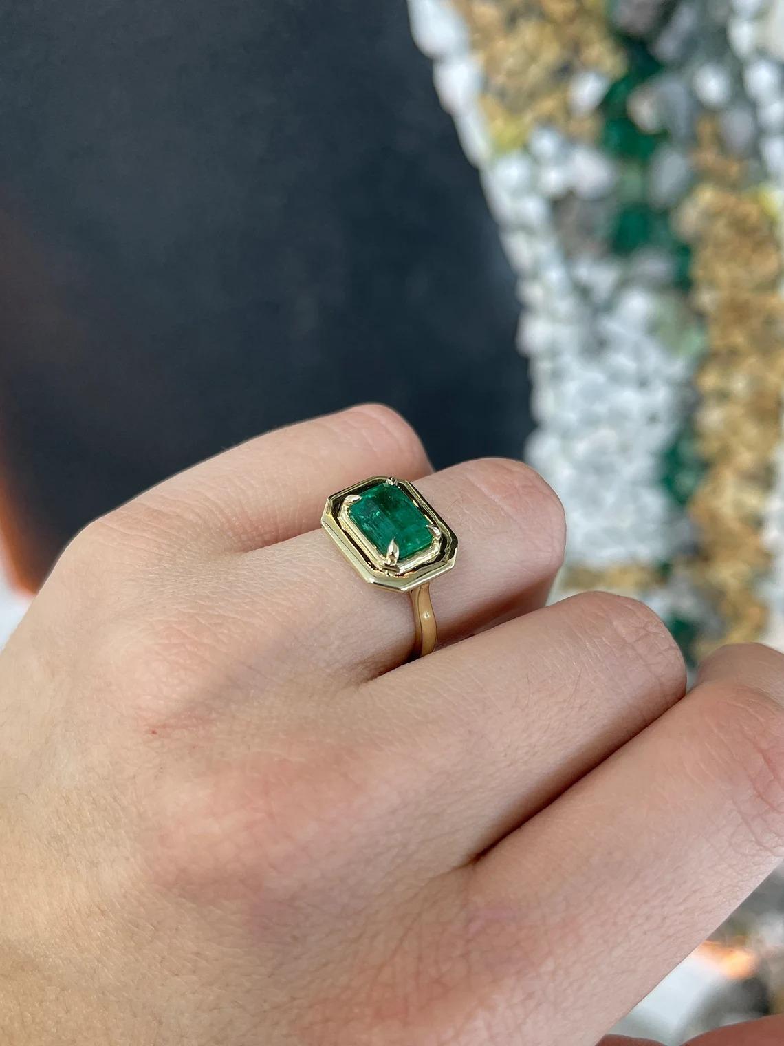 2,30 Karat Dunkelwald Grüner Smaragdschliff Smaragd Ost bis West Solitär Ring mit 4 Zacken Damen im Angebot