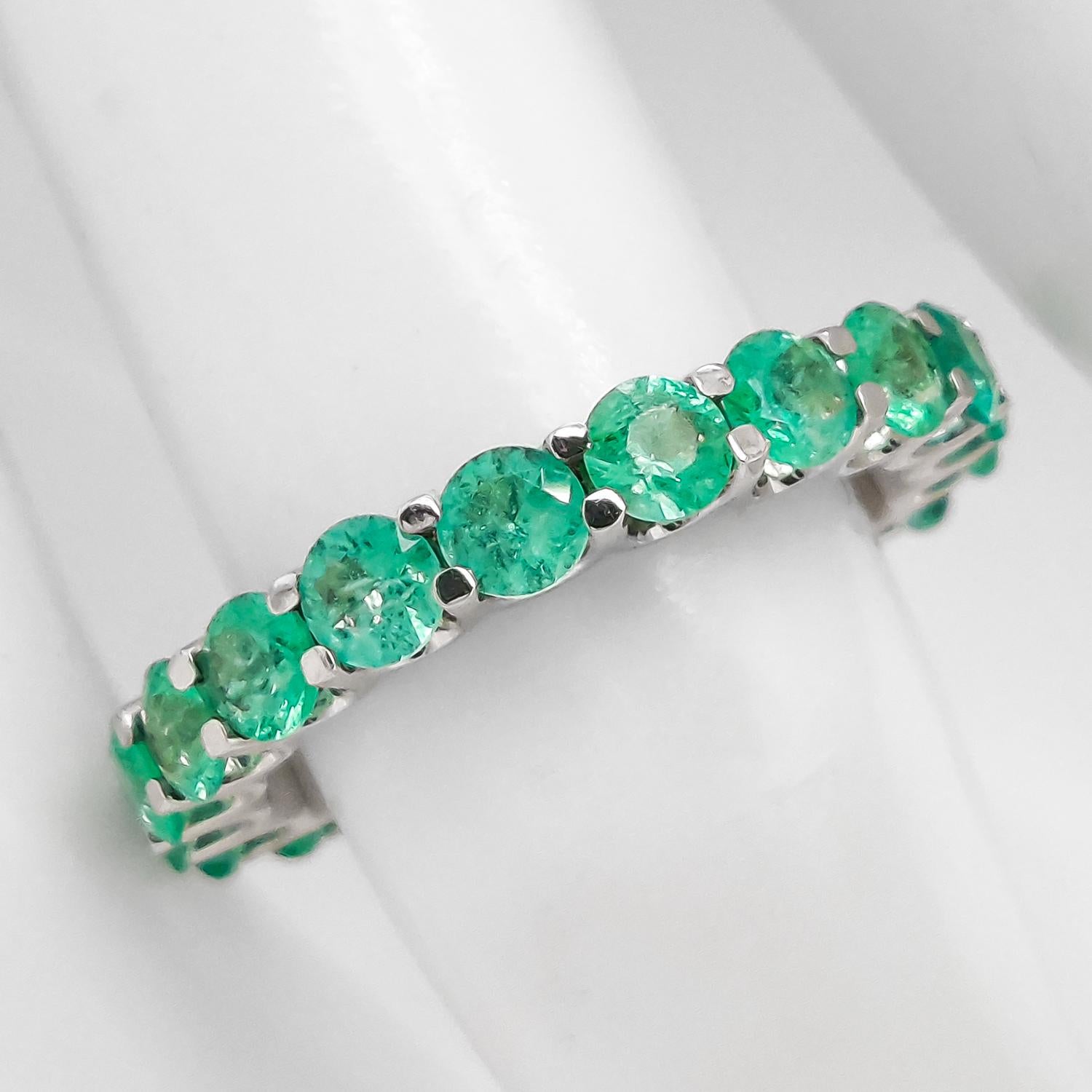 Women's 2.30ct Emerald Eternity Ring