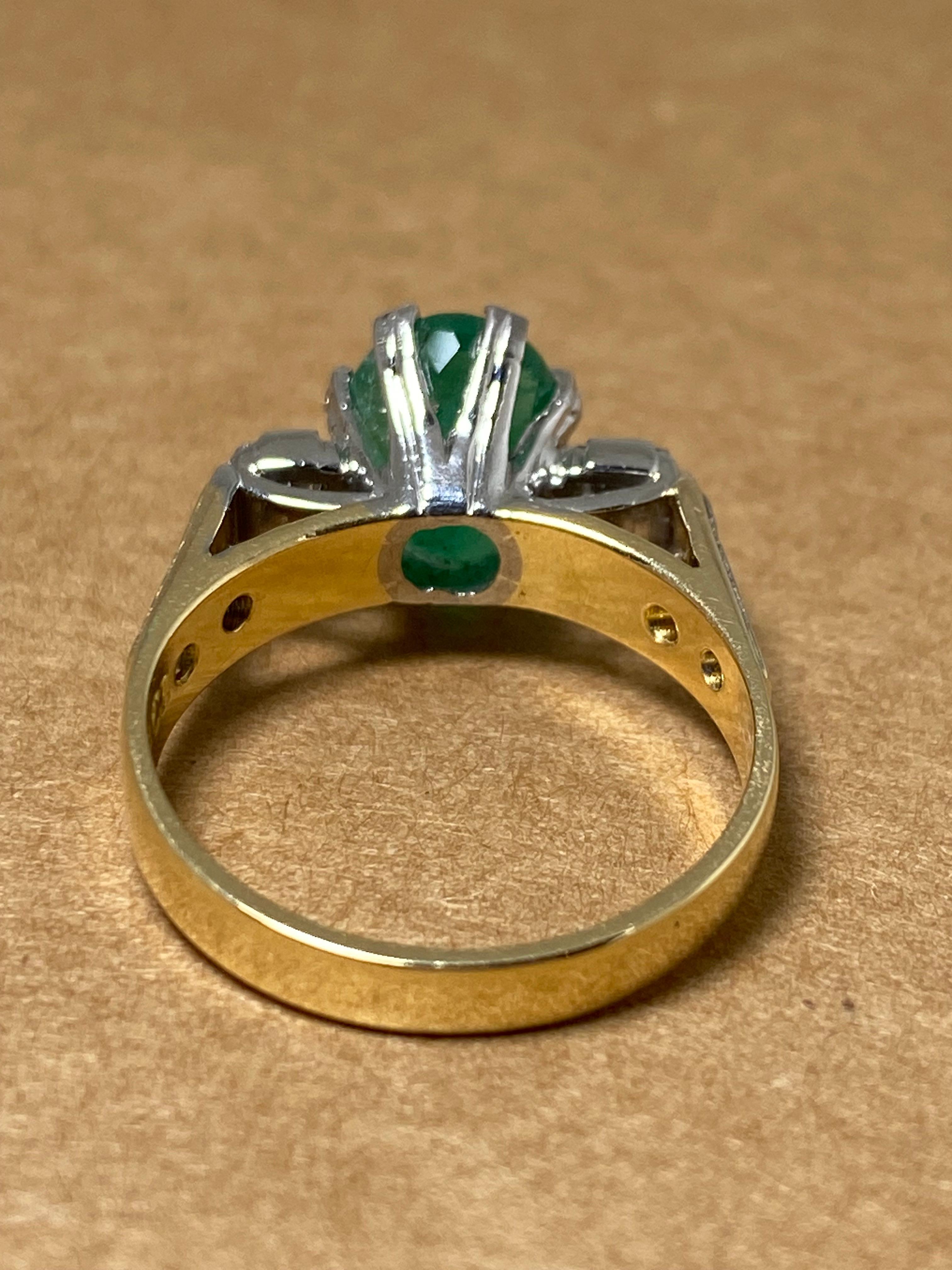 Retro 2.30ct Natural Colombian Emerald & 0.65ct Diamond Ring in 18K Yellow Gold & Plat For Sale
