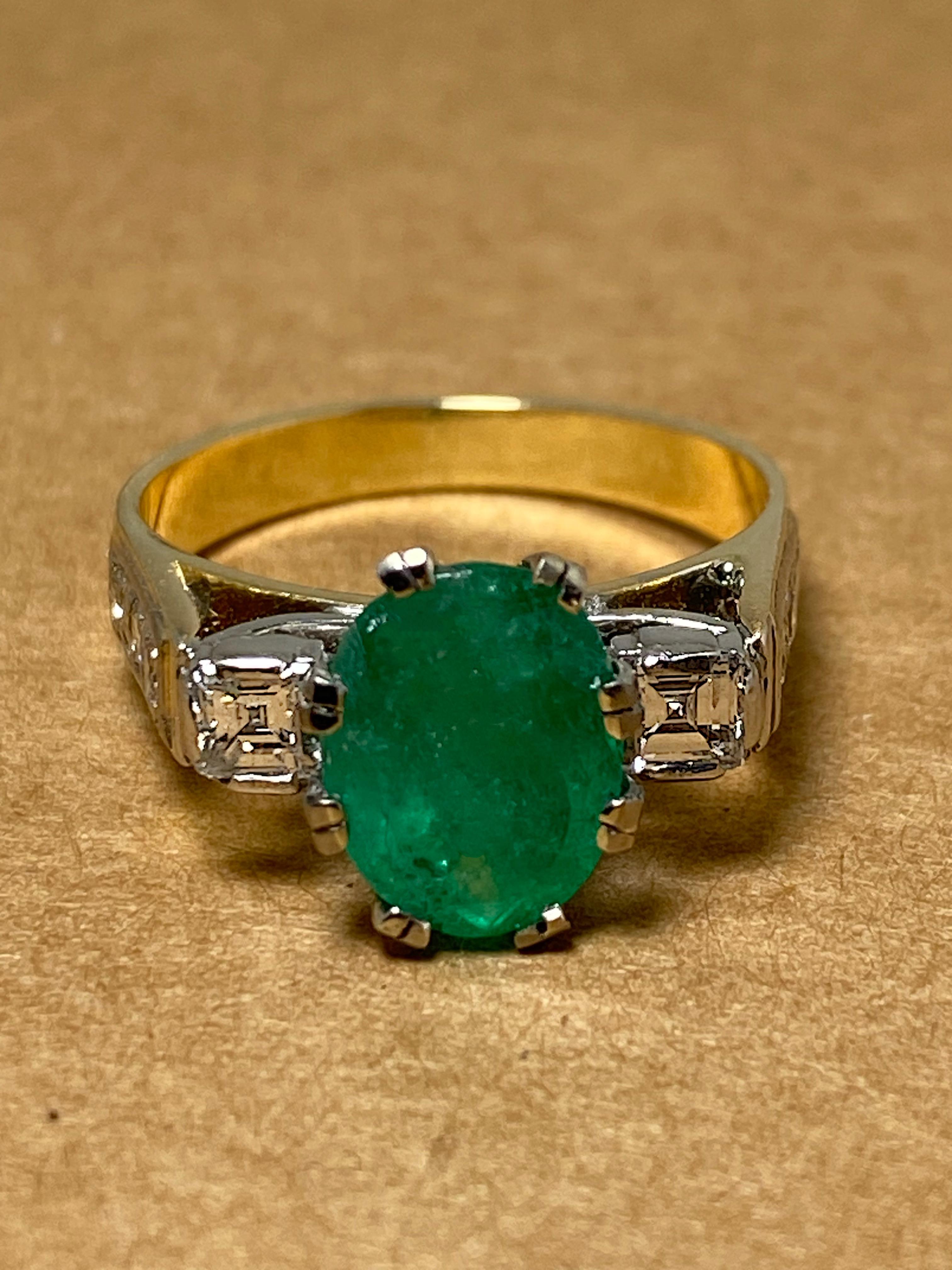 Women's 2.30ct Natural Colombian Emerald & 0.65ct Diamond Ring in 18K Yellow Gold & Plat For Sale