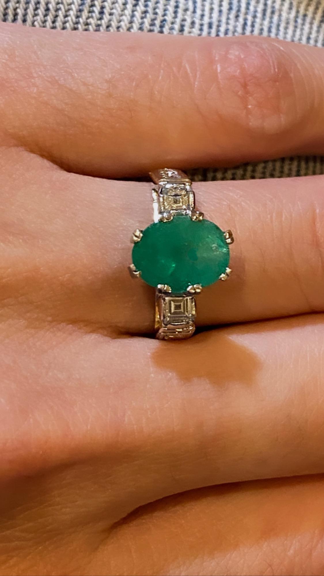 2.30ct Natural Colombian Emerald & 0.65ct Diamond Ring in 18K Yellow Gold & Plat For Sale 1