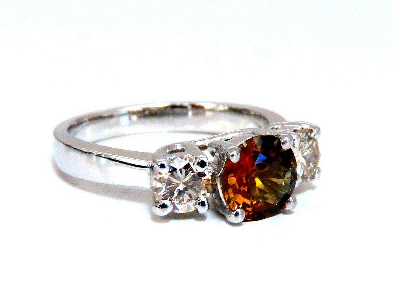 Femenino o masculino 2,30 quilates de zafiro natural de color fantasía Anillo de diamantes 14 quilates clásico de tres en venta