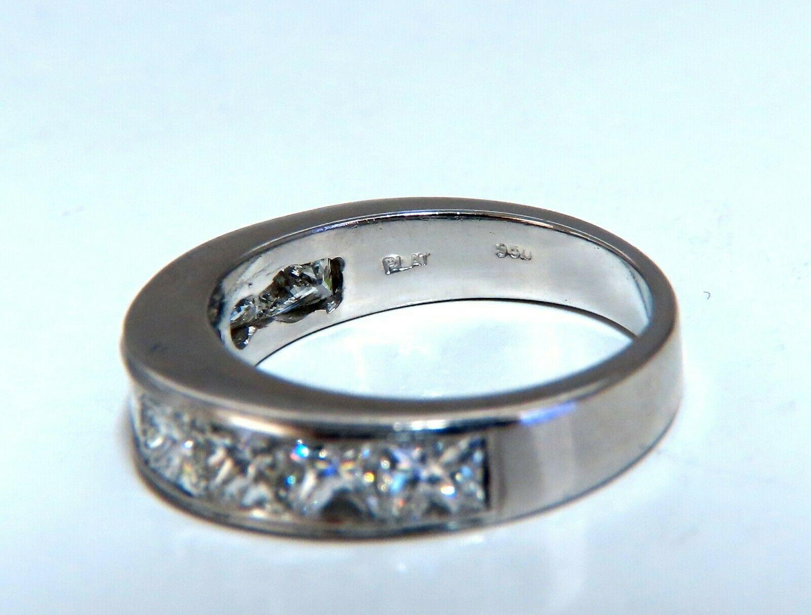 Platinring mit 2,30 Karat natürlichen Diamanten im Prinzessinnenschliff im Zustand „Neu“ im Angebot in New York, NY