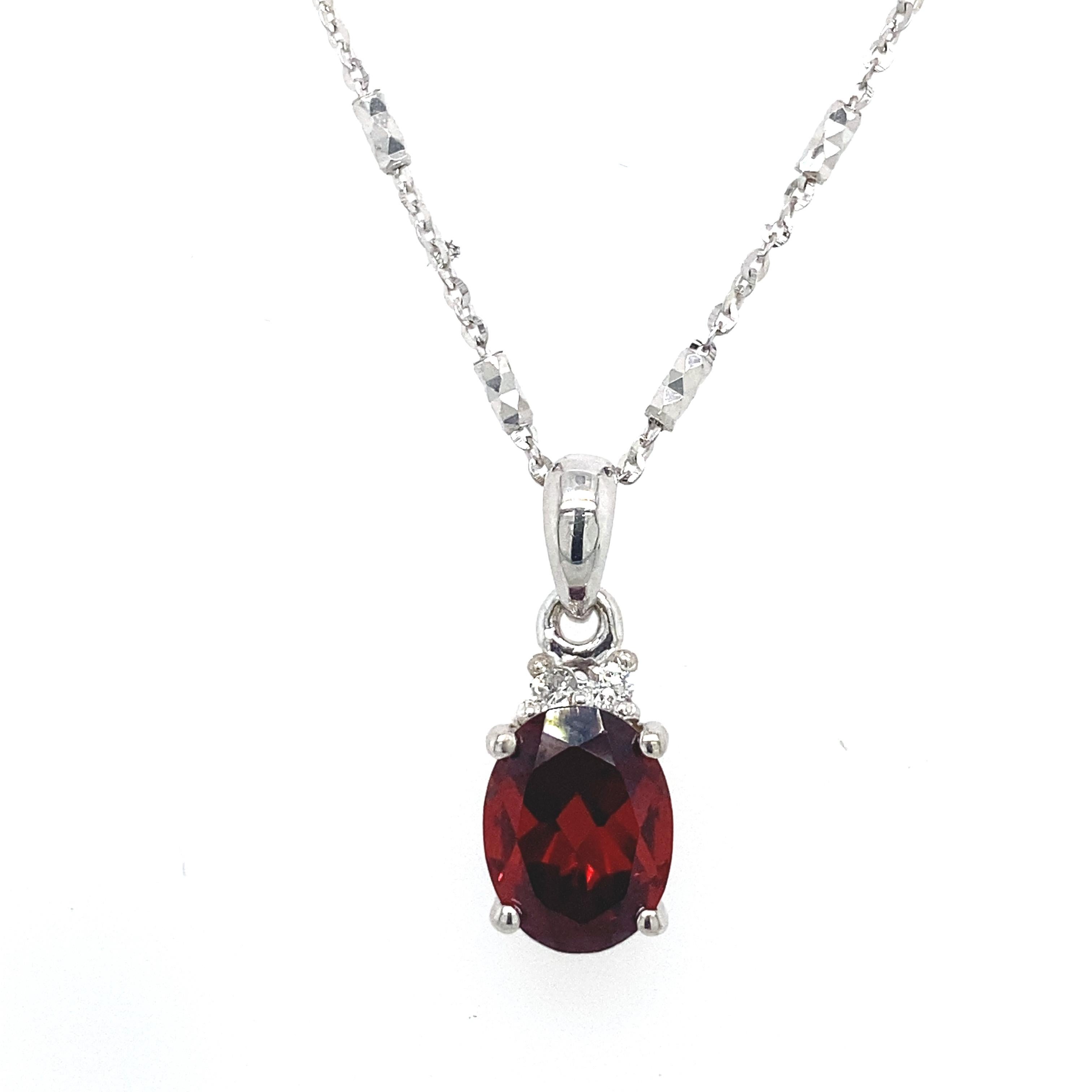 Round Cut 2.30ct Oval Garnet & 2 Round Diamond Pendant in 18ct White Gold For Sale