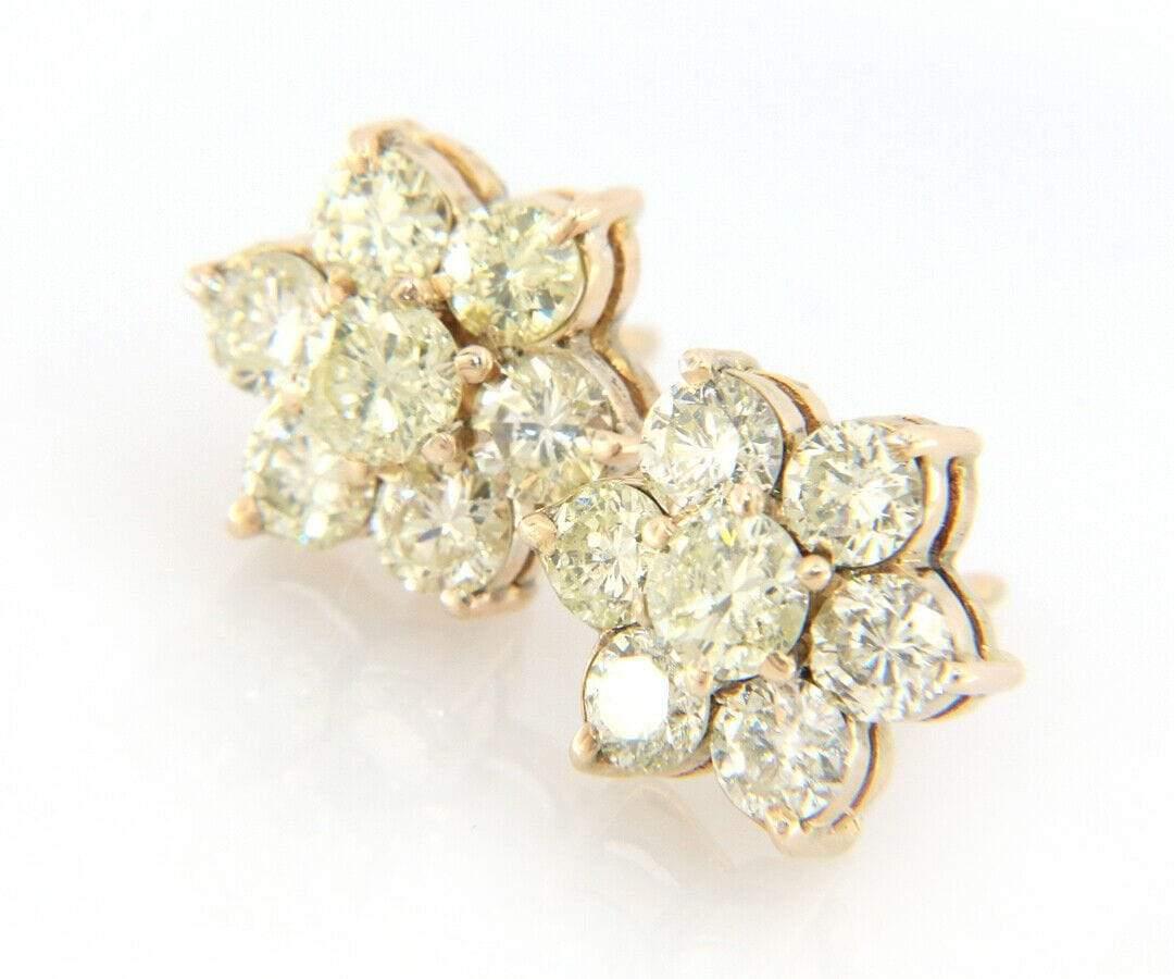 2.30ctw Diamond Flower Earrings in 10K Yellow Gold In Excellent Condition For Sale In Vienna, VA