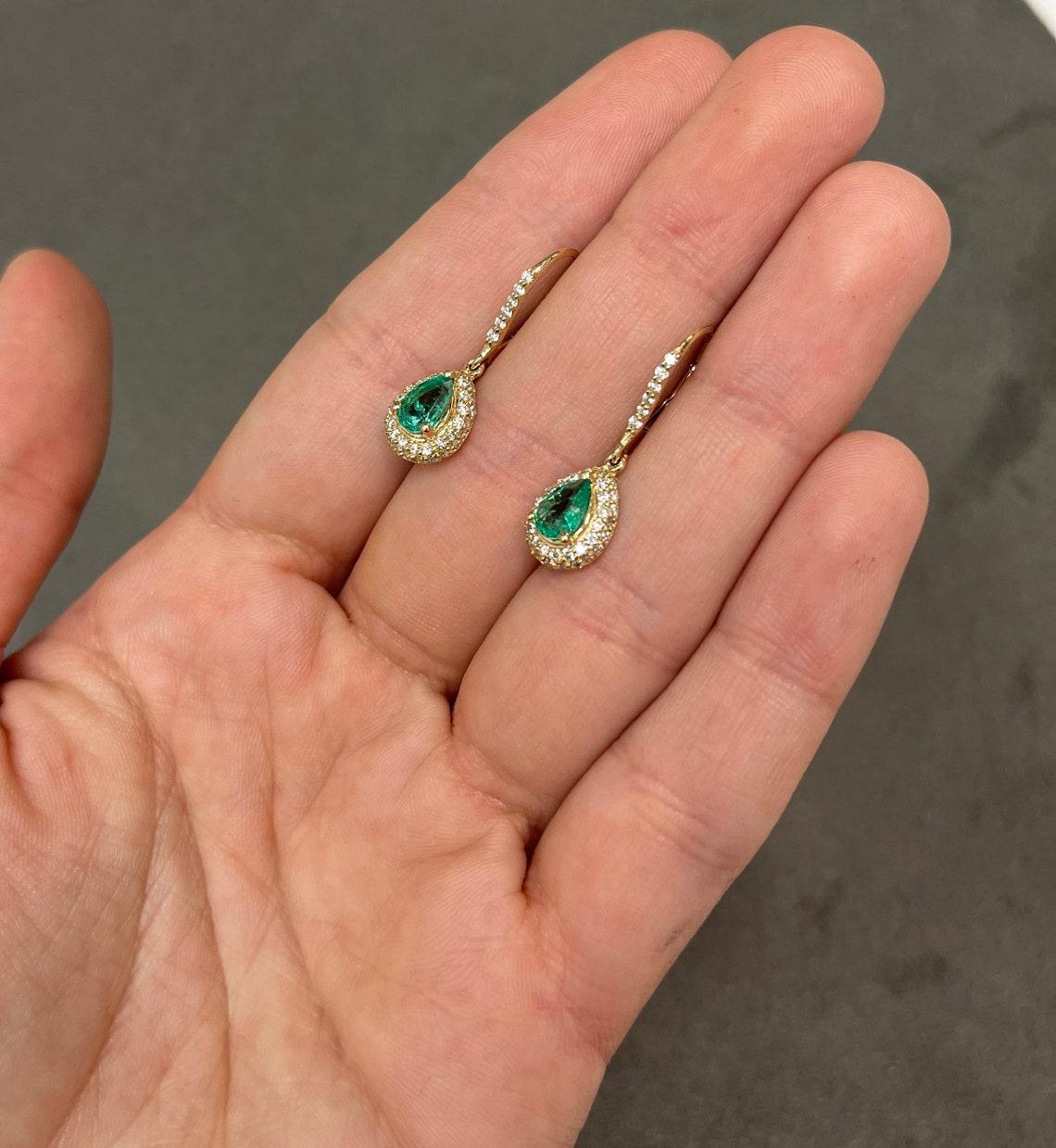 Taille poire Boucles d'oreilles à poire en 14K avec émeraudes et diamants 2.50tcw (Leverback) en vente