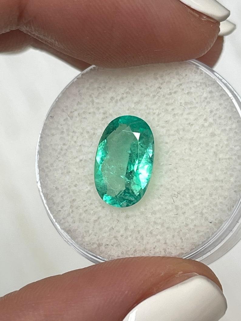 2.31 Carat 12x7.5 Elongated Green Colombian Emerald - Oval Cut May Gemstone en venta 1