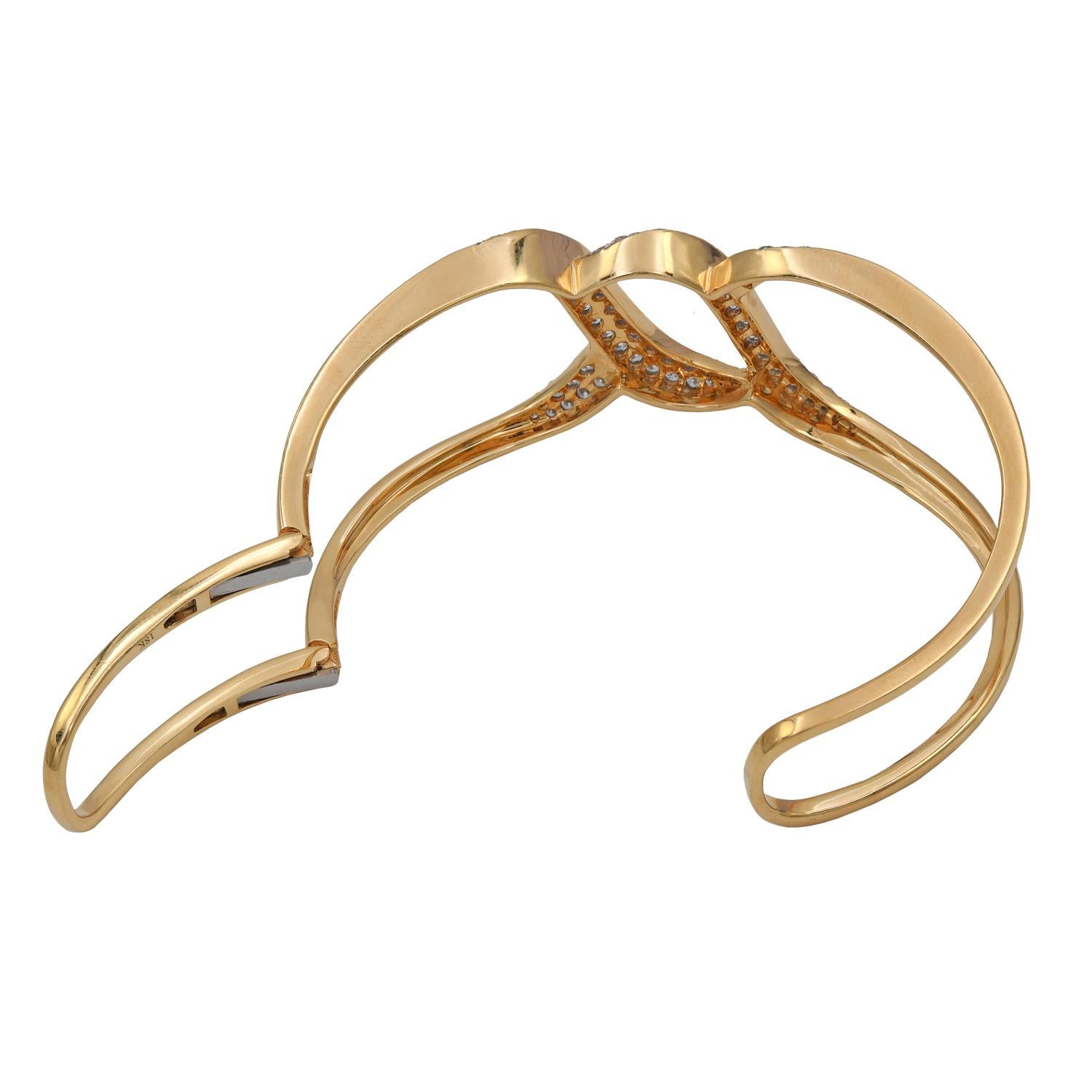 Taille ronde Bracelet en or rose 18 carats pavé de diamants de 2,31 carats en vente