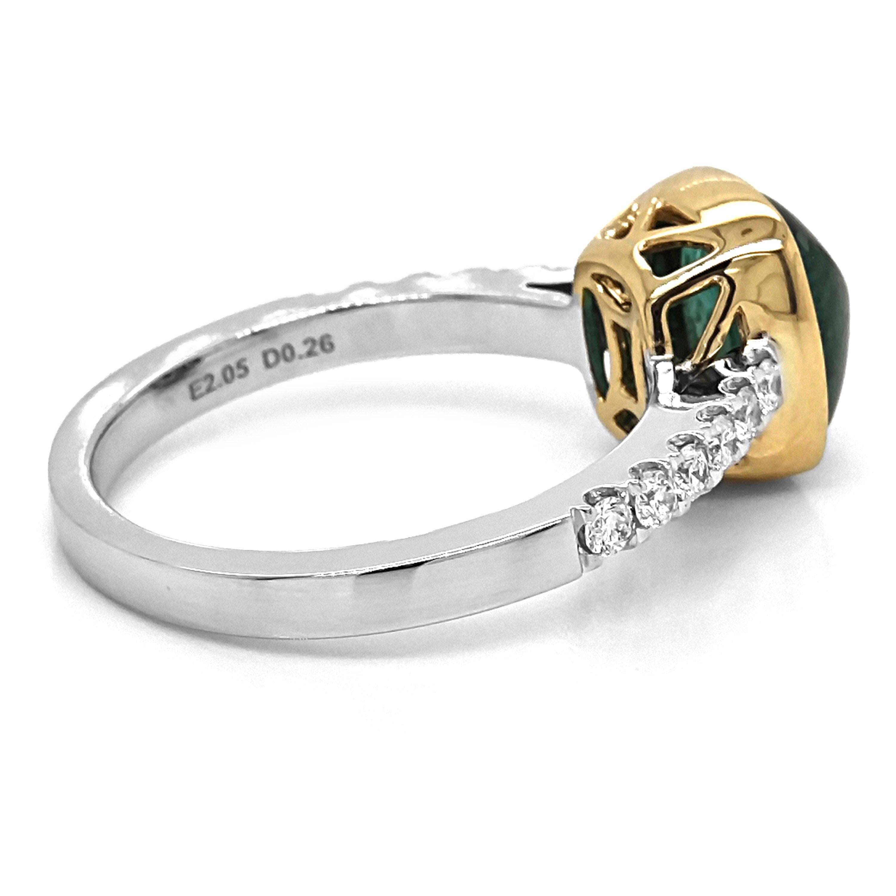 1 Smaragd EdelsteinS: 2,5 Karat
12 weiße Diamanten: 0,26 Karat
Metall: 18K Weiß- und Gelbgold, 4,20 Gramm
