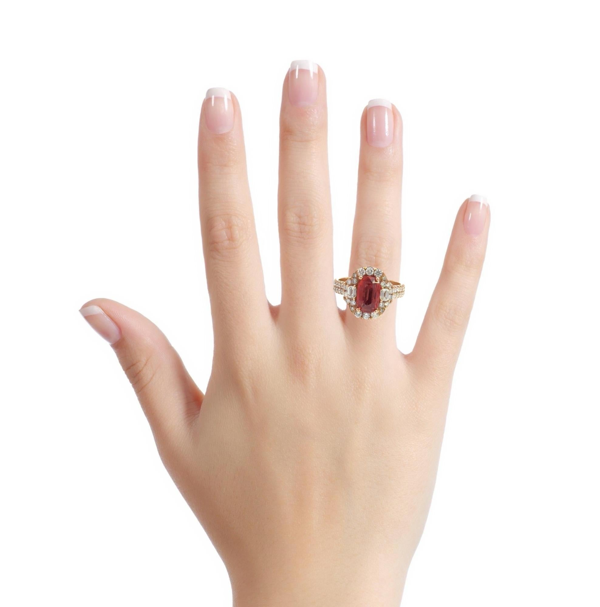 Taille coussin Bague en or rose 14k avec saphir orange et diamant de 2,31 carats en vente
