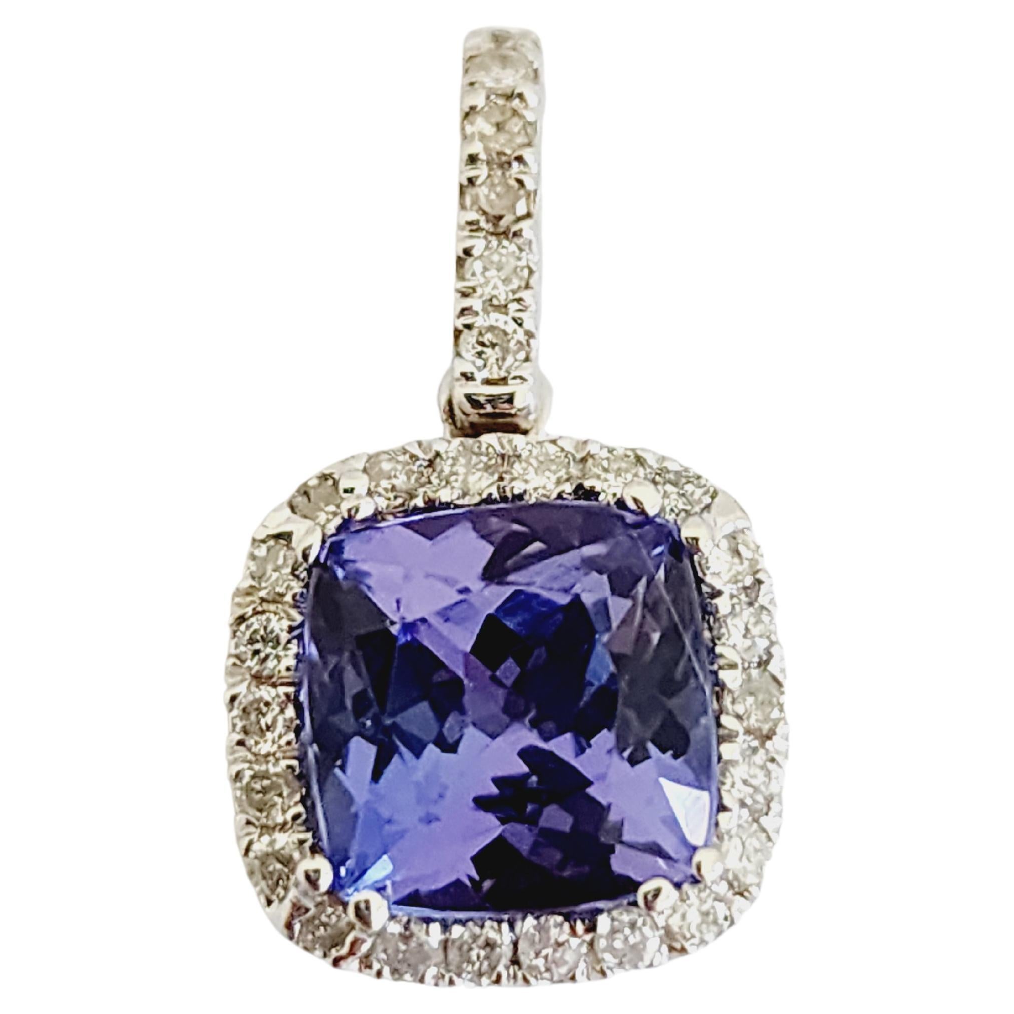 Princess Cut Diamond 2.31 Carat 14 Karat Gold Earring and Pendant