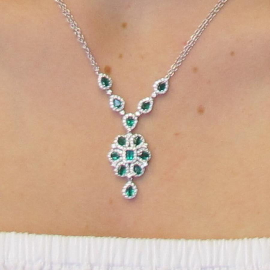 2.31 Carat Total Emerald Pear Drop Necklace with Diamonds in 18k White Gold    For Sale 3
