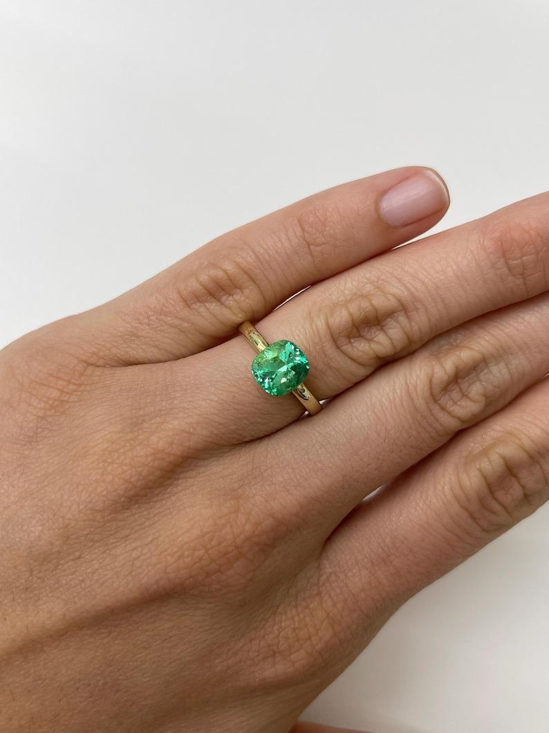 2.31 Carat Vibrant Yellowish Green Colombian Emerald - 8.5x8 Cushion Cut Muzo For Sale 2