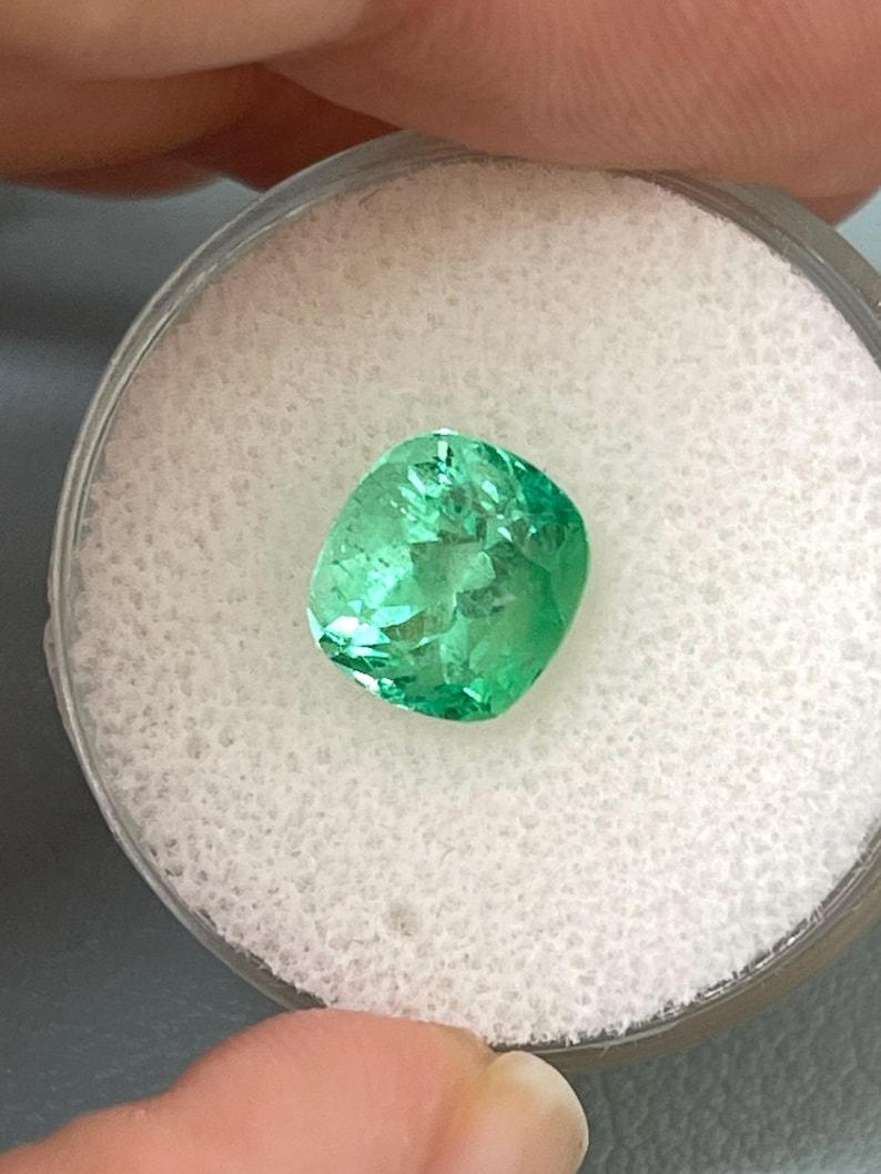 2.31 Carat Vibrant Yellowish Green Colombian Emerald - 8.5x8 Cushion Cut Muzo In New Condition For Sale In Jupiter, FL