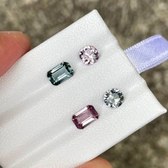 Juego de Pendientes de Piedra Espina Suelta de 2.31 quilates Gema Natural de Birmania