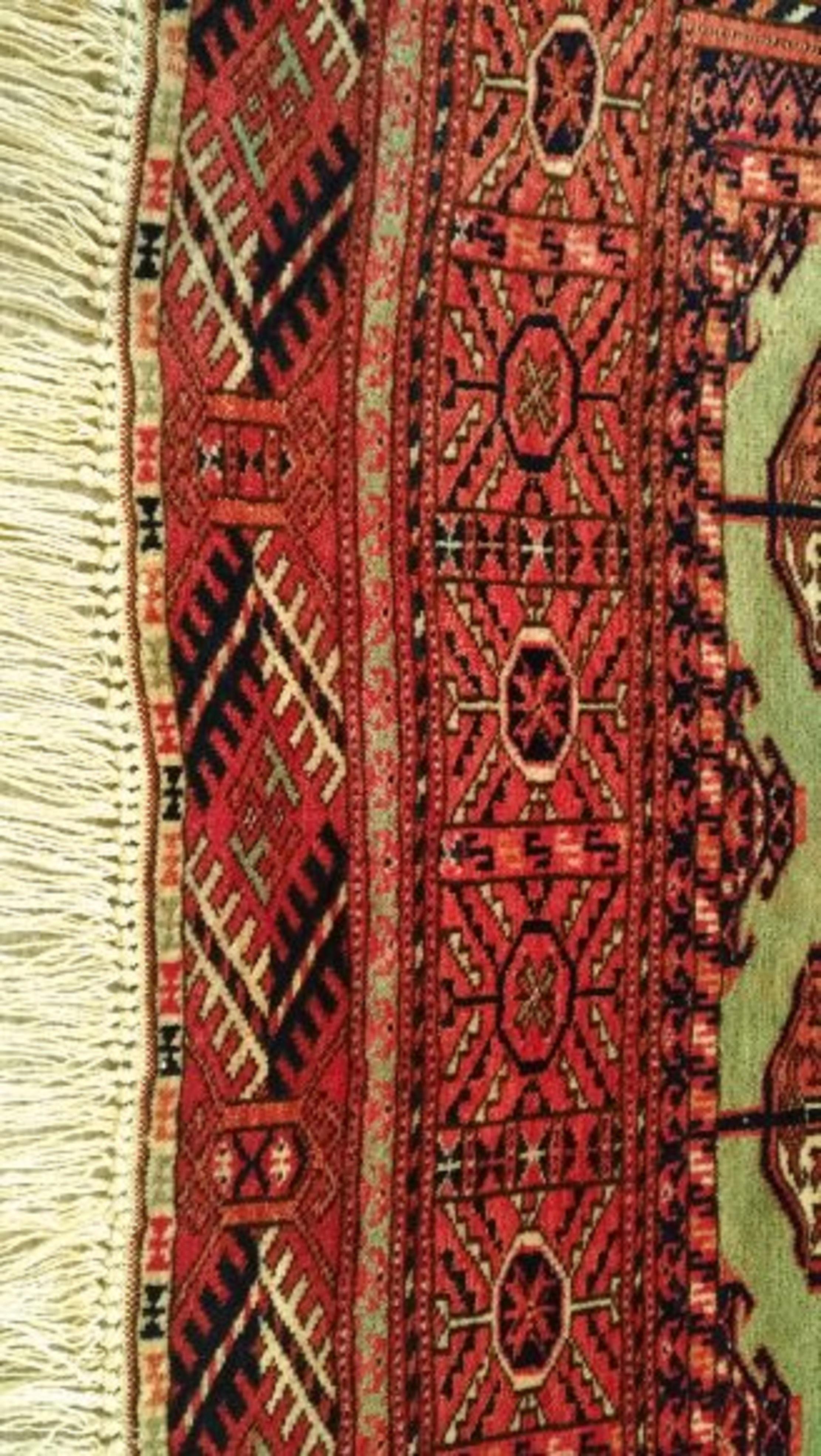 231 – Außergewöhnlicher Bukhara-Teppich (Stammeskunst) im Angebot