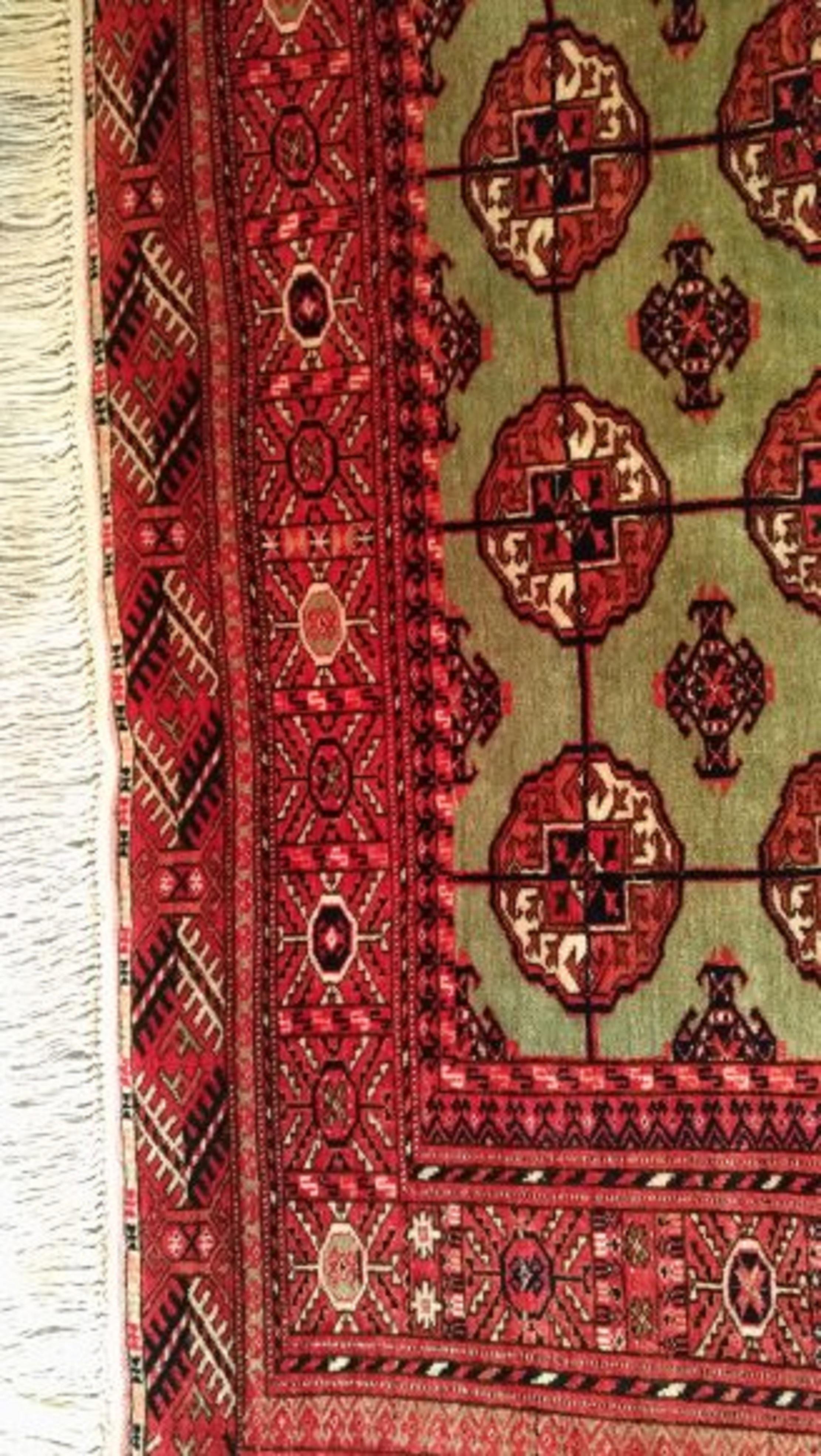 231 - Exceptional Bukhara Carpet In Excellent Condition For Sale In Paris, FR