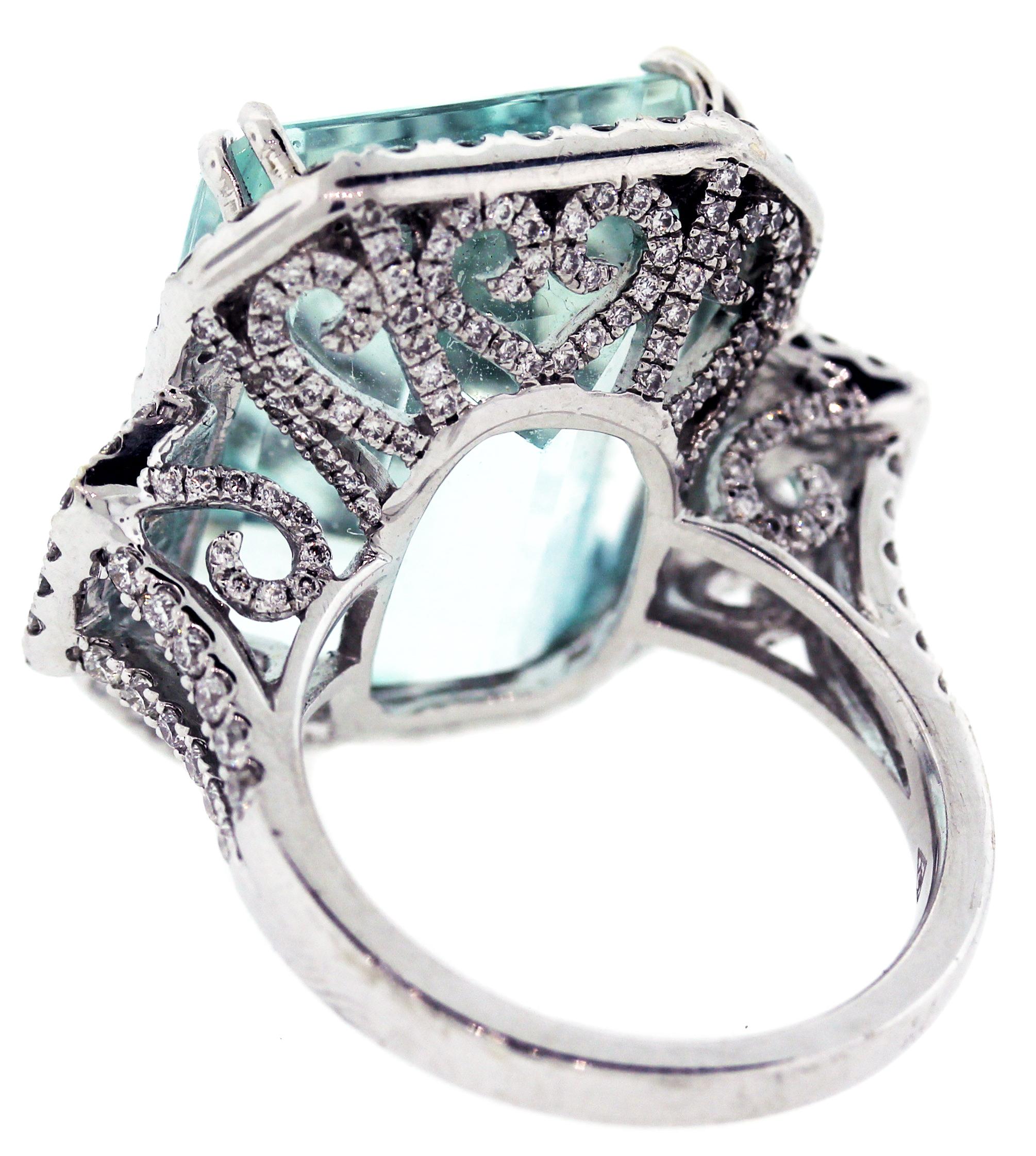 23.10 Carat Emerald Cut Aquamarine Diamonds 18 Karat White Gold Cocktail Ring In Excellent Condition In Boca Raton, FL