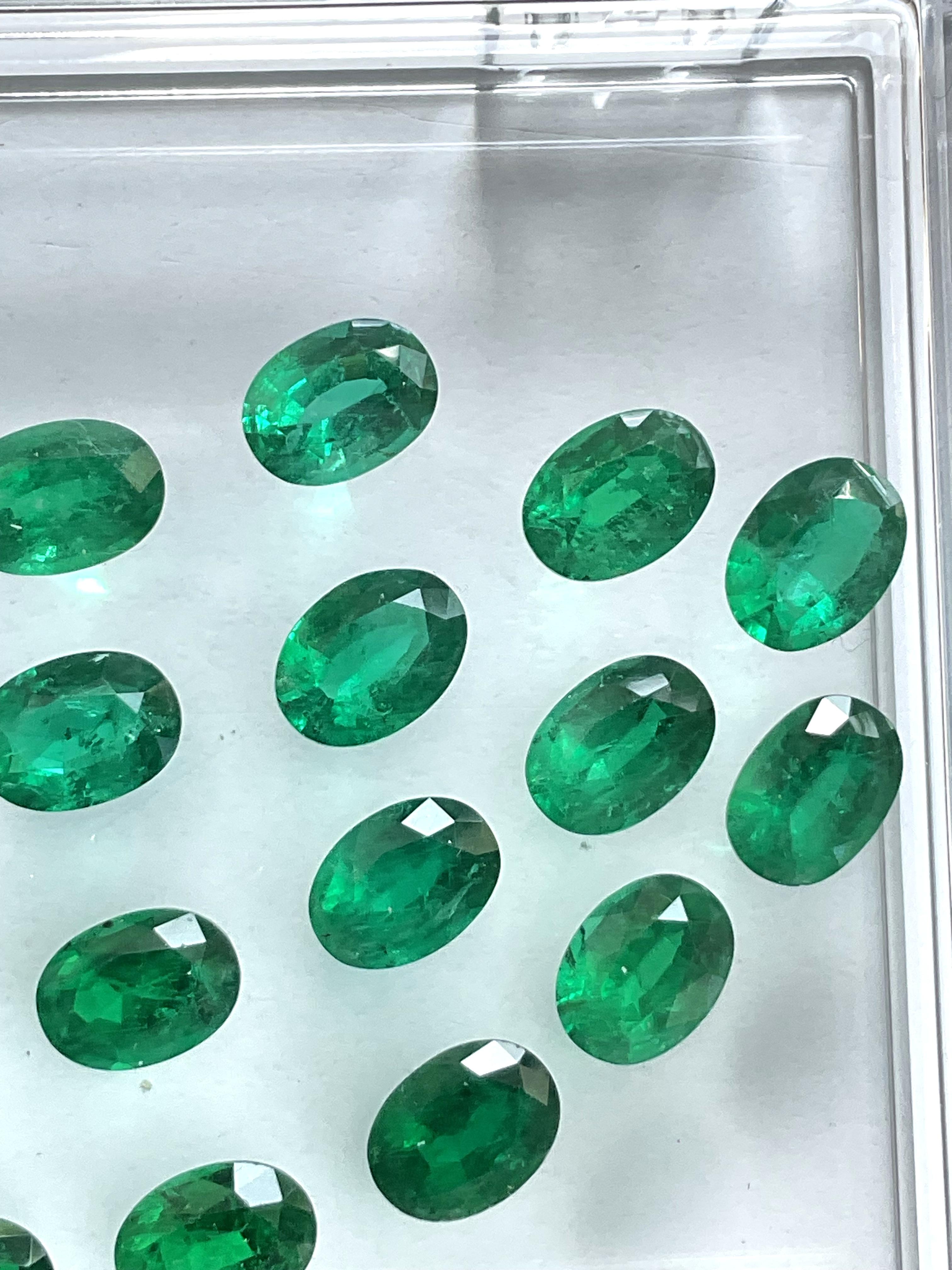 23.18 Carats Zambian Emerald 25 Pcs Oval Cut Stone For Fine Jewelry Natural Gem For Sale 3
