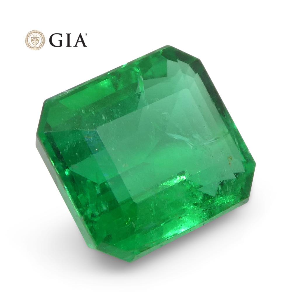 Women's or Men's 2.31ct Octagonal/Emerald Cut Green Emerald GIA Certified Zambia For Sale