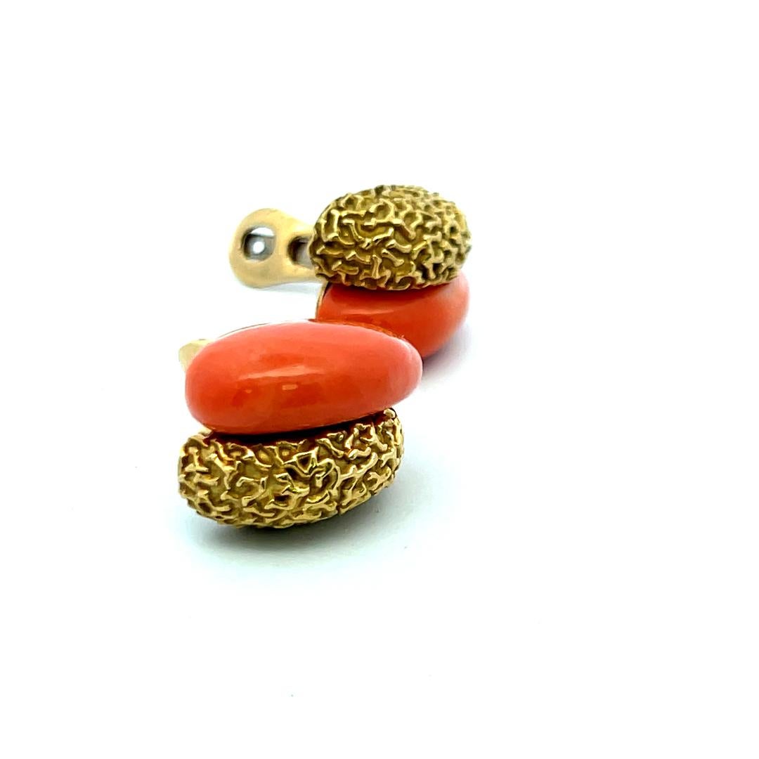 Orecchini a clip in oro giallo 18 carati con corallo 23.2-5.5MM in vendita 6