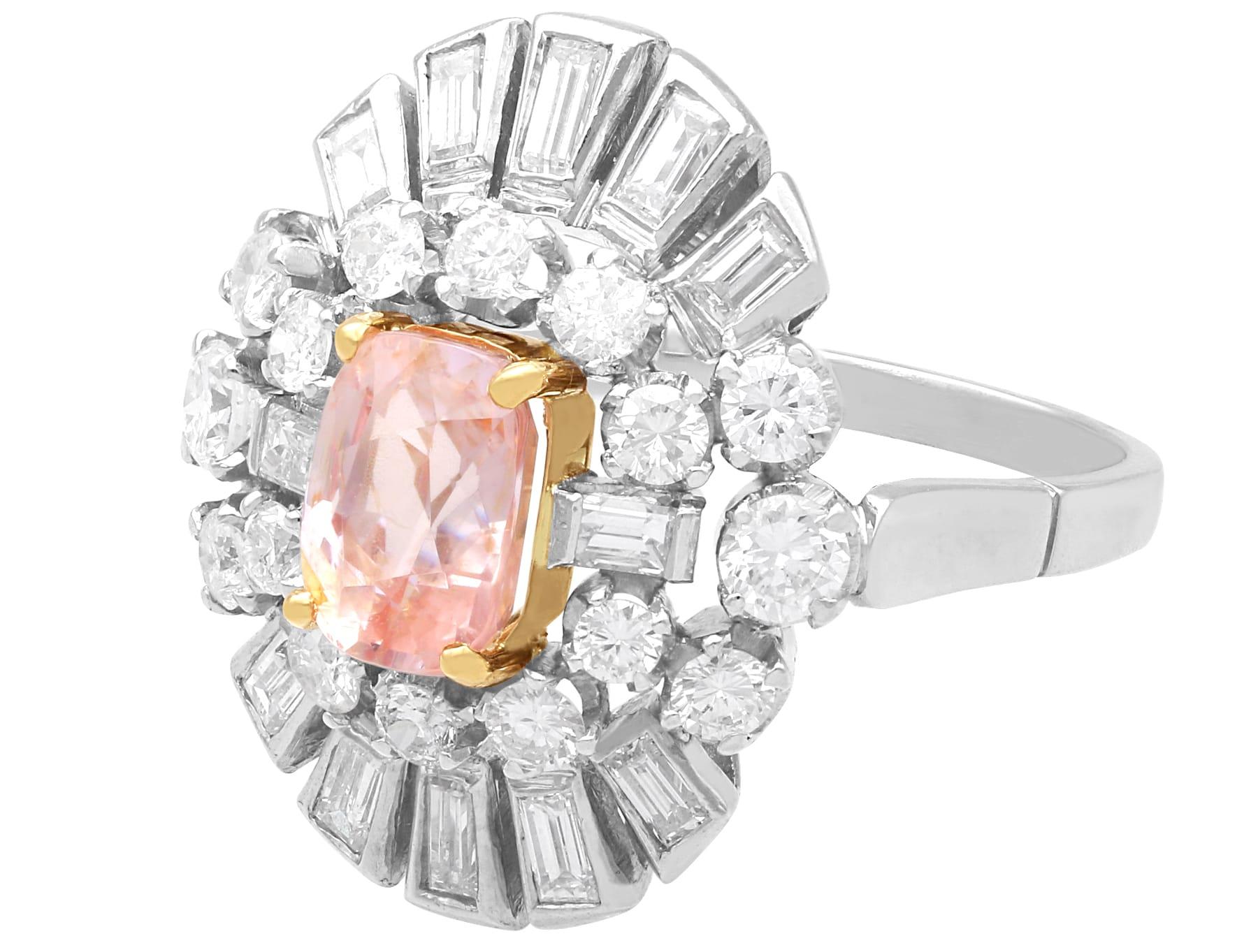 Anello in platino con zaffiro Padparadscha di Ceylon da 2,32 carati e diamante da 2,05 carati in vendita 2