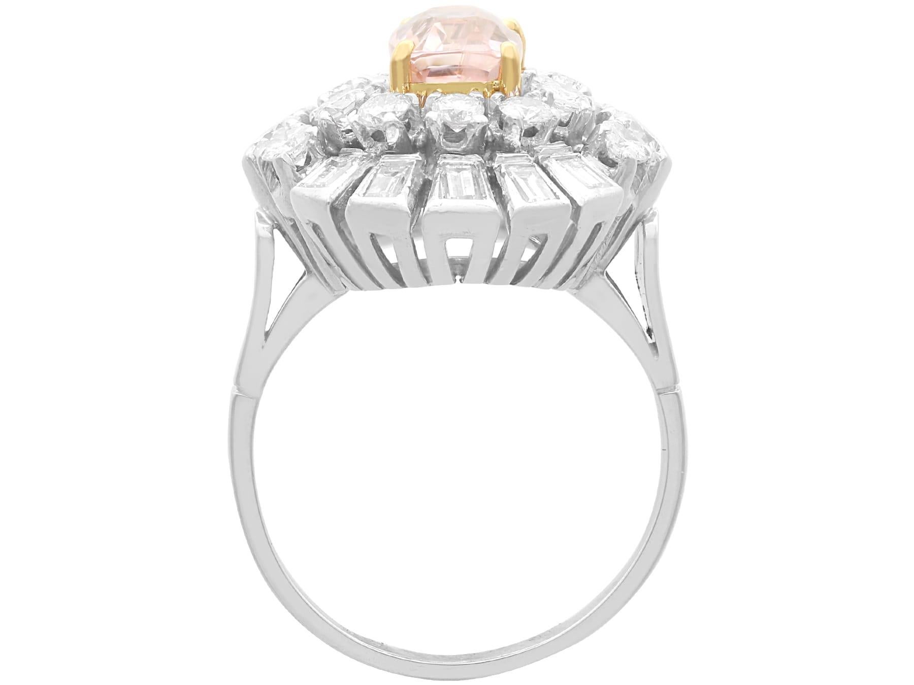 Anello in platino con zaffiro Padparadscha di Ceylon da 2,32 carati e diamante da 2,05 carati in vendita 4