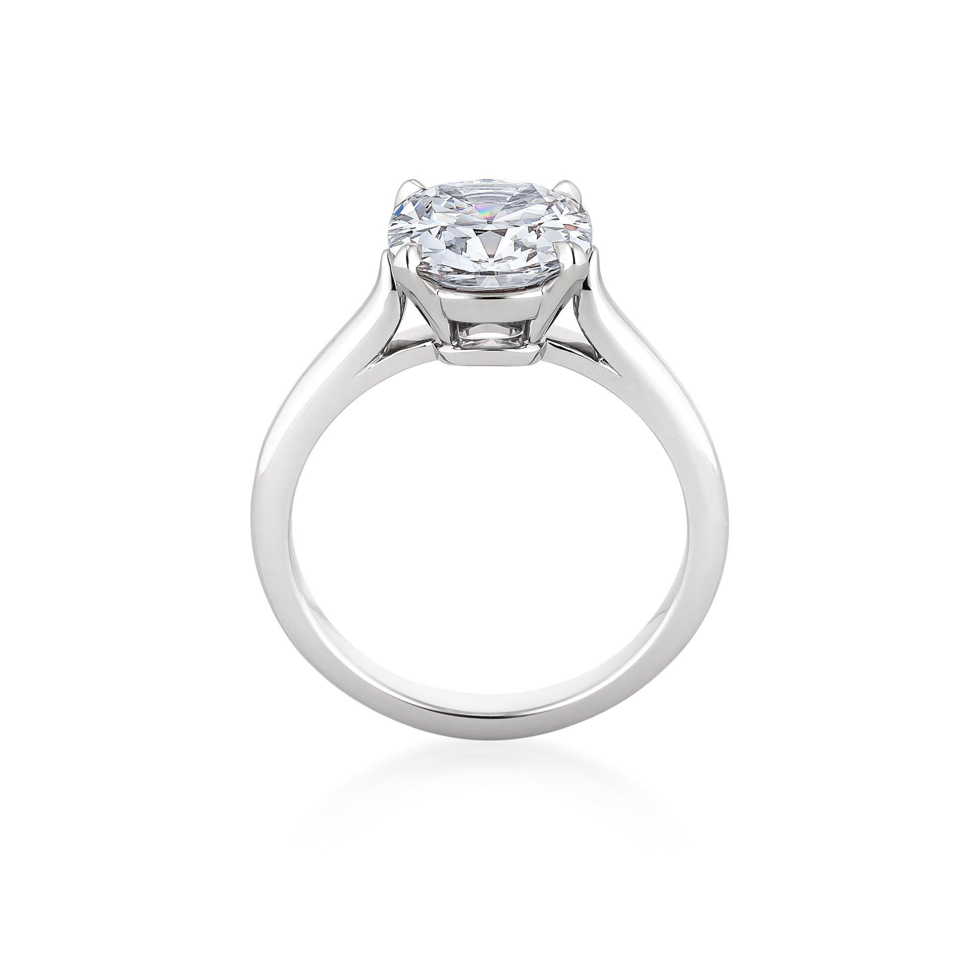 2.32 Carat Cushion Brilliant Cut Diamond Platinum Engagement Ring im Zustand „Neu“ in Greenwich, CT