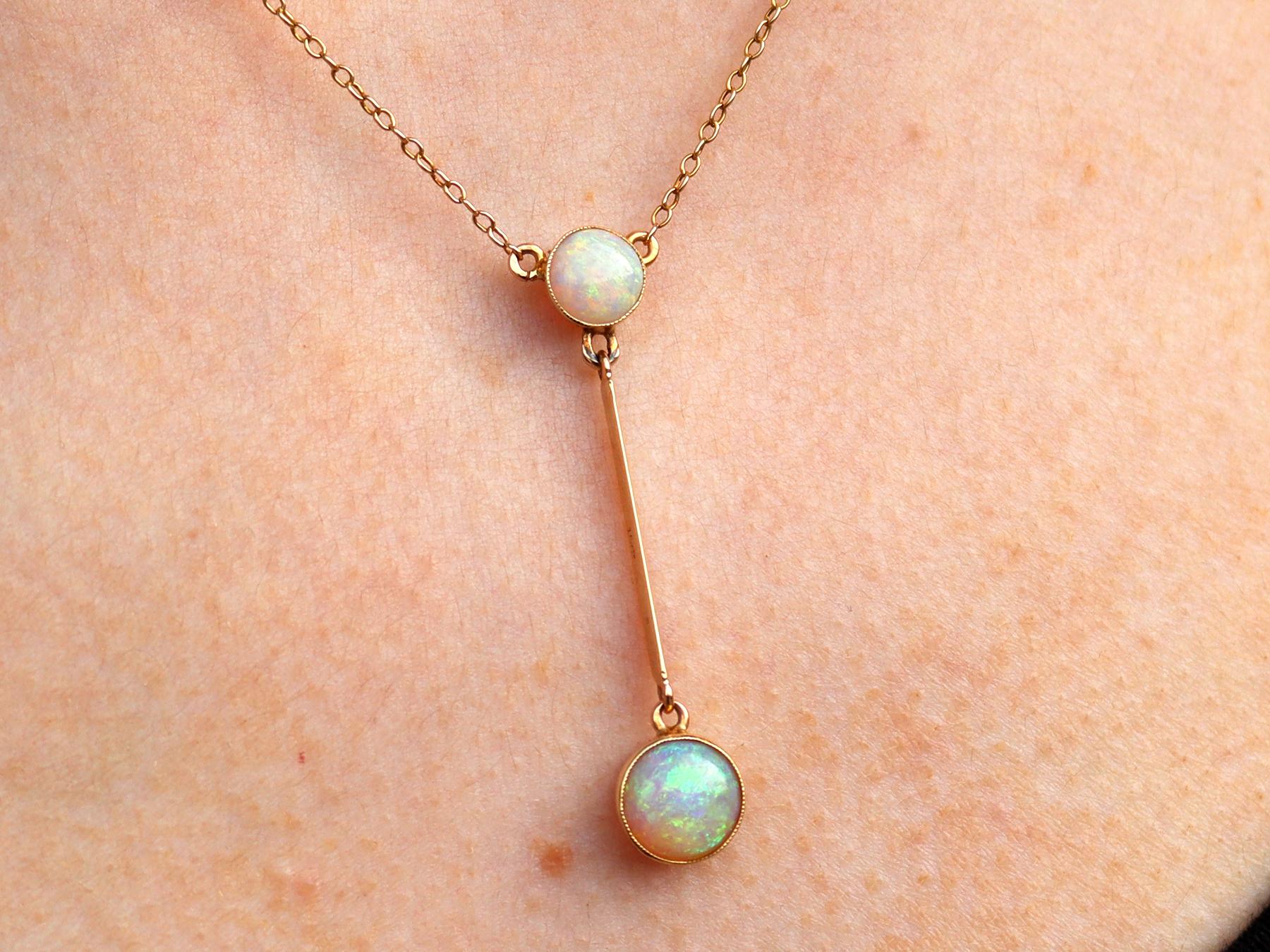 Collier en or jaune 15k et opale de 2.32 carats - Antique Circa 1890 en vente 4