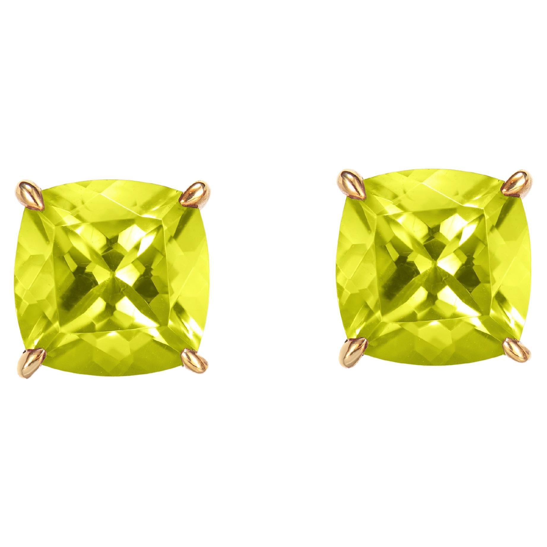 Boucle d'oreille en or jaune 18 carats avec péridot de 2,32 carats.