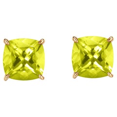 Boucle d'oreille en or jaune 18 carats avec péridot de 2,32 carats.