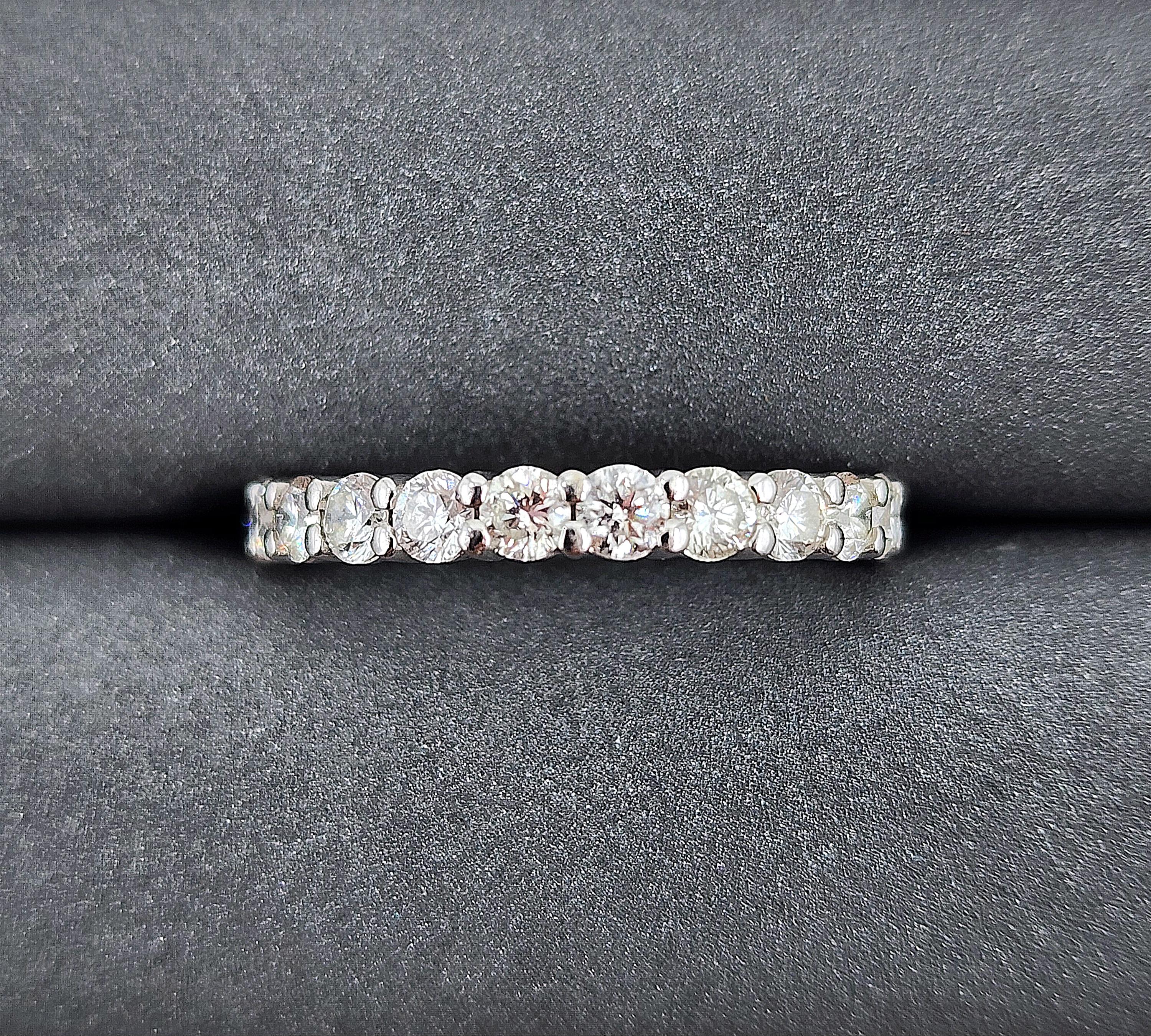 Anello eternità con diamante da 2.32 carati In condizioni Nuovo in vendita a Chicago, IL