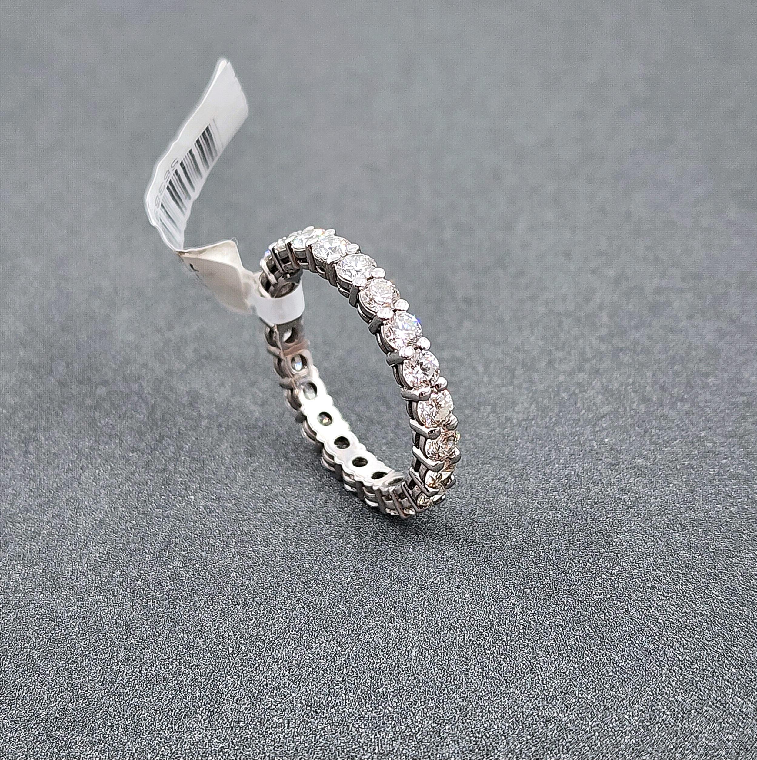 Anello eternità con diamante da 2.32 carati in vendita 1
