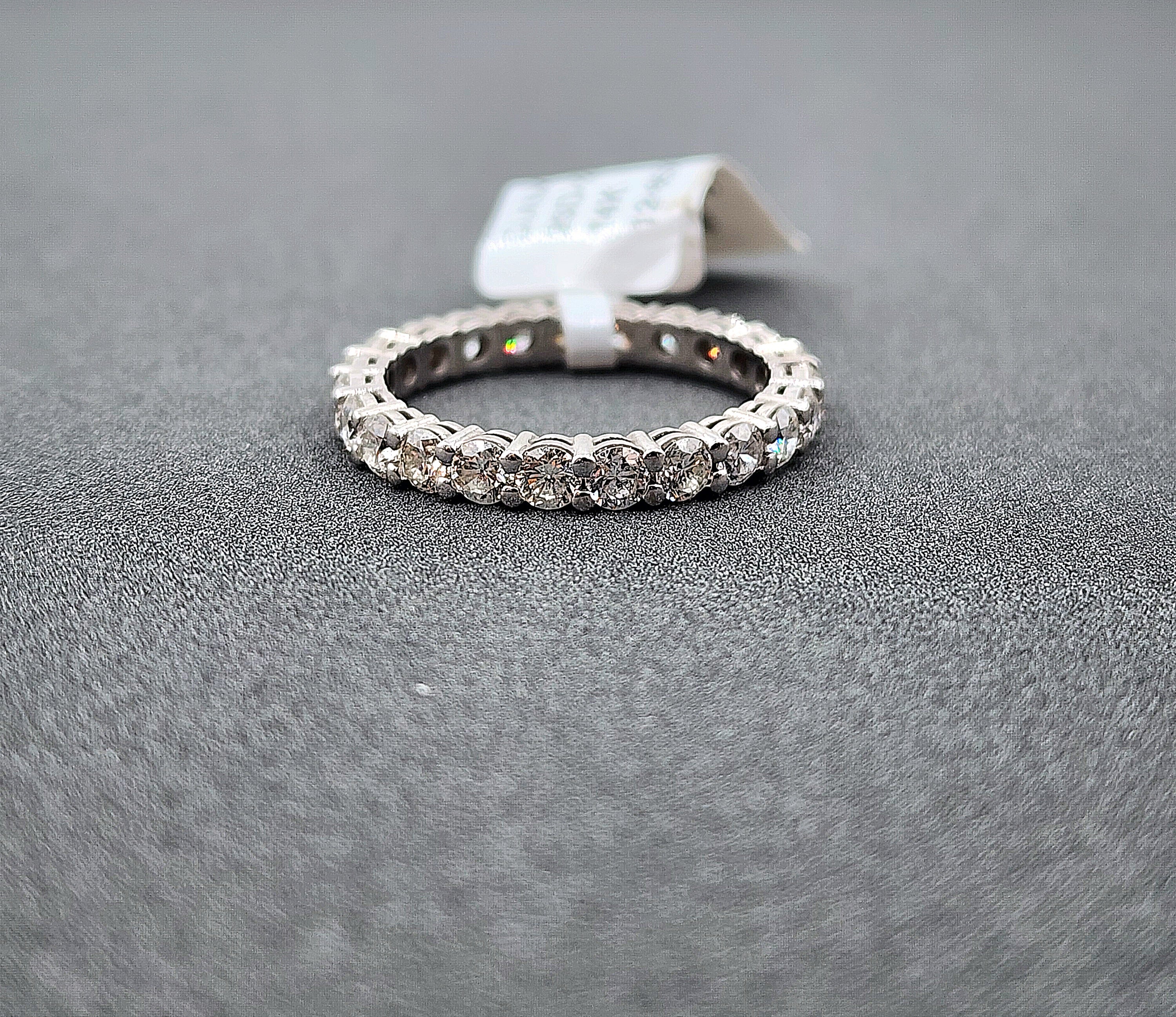 Anillo de Eternidad de Diamantes de 2.32 quilates