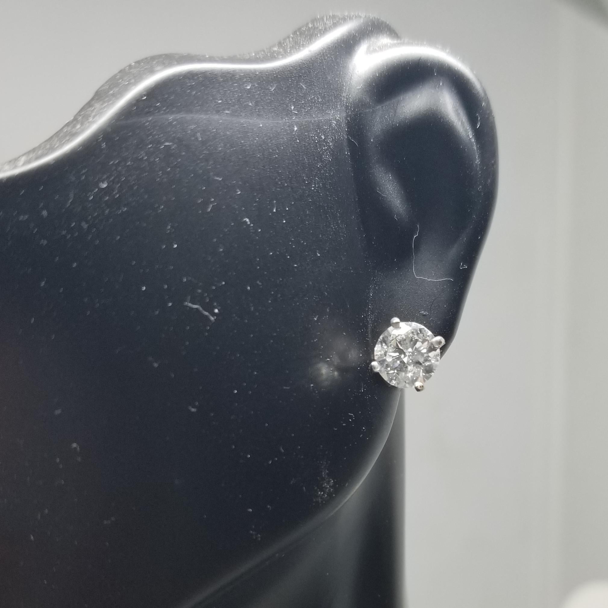 2,32 Karat Ohrstecker 2 Diamanten im Brillantschliff, Farbe 