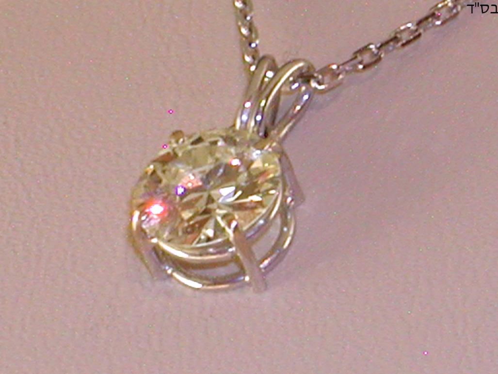 2.32 Carat White Gold Necklace Diamond Solitaire Pendant In New Condition For Sale In Antwerp, BE