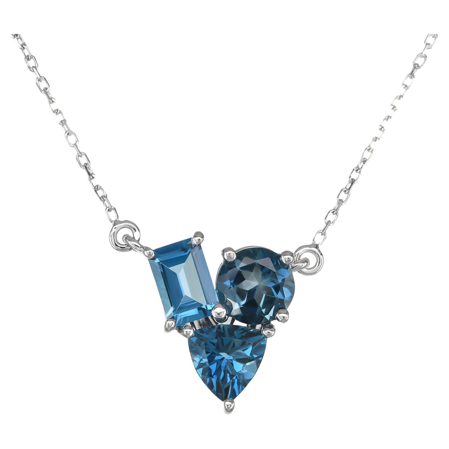 Pendant with 2.32 carats Blue Topaz set in 14K White Gold For Sale