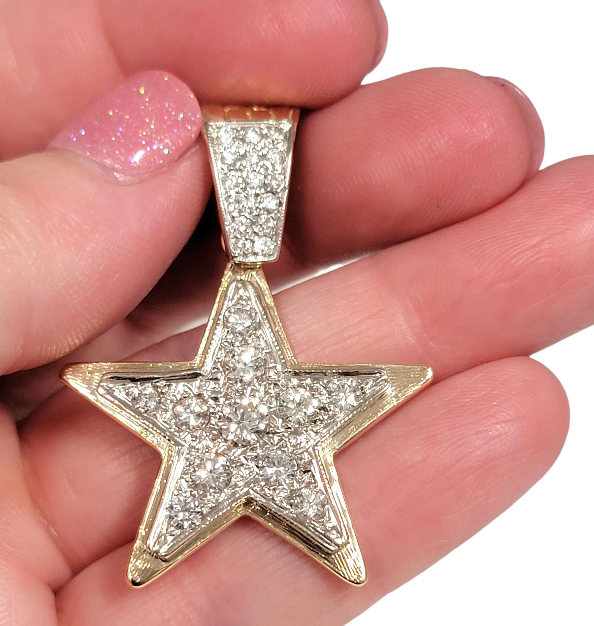 Pendentif étoile en or jaune et blanc 14 carats avec diamants ronds de 2,32 carats au total en vente 3