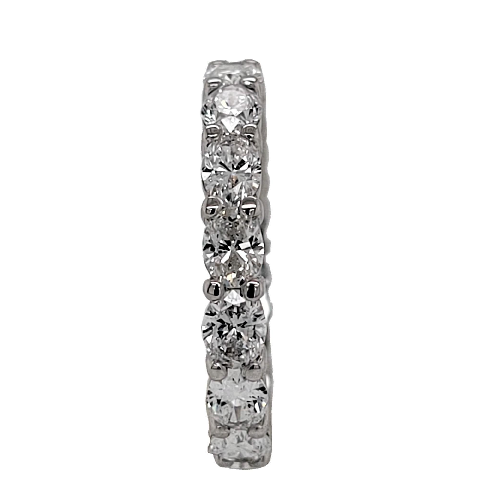 Oval Cut 2.32 Ct Oval Brilliant Diamond Shared Prong Diamond Eternity Ring For Sale
