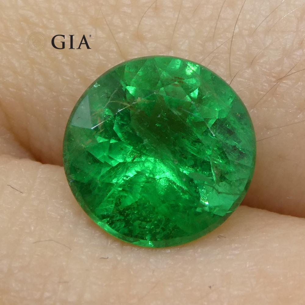 2.32 Carat Round Vivid Green Emerald Gia Certified Brazil In New Condition For Sale In Toronto, Ontario