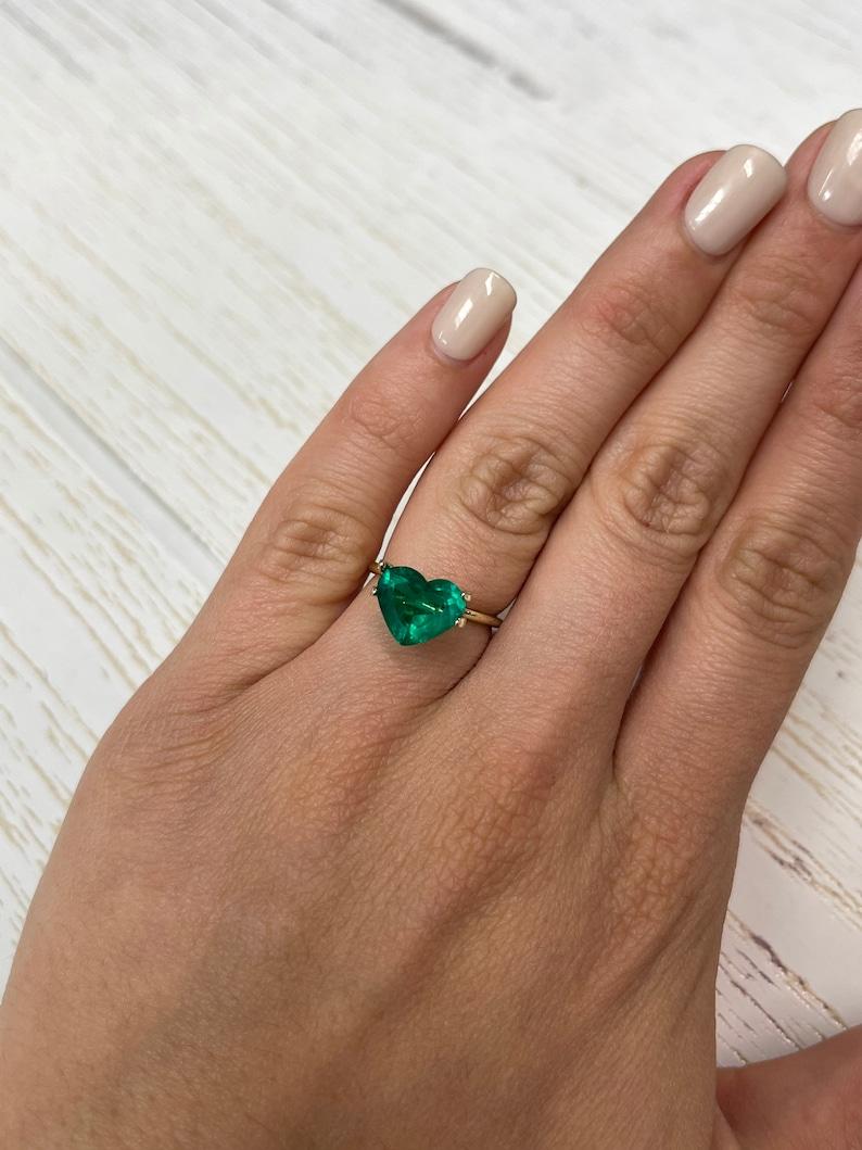 2.33 Carat Certified Heart-Cut Colombian Emerald  Vivid Muzo Green 11x9 Gemston For Sale 2