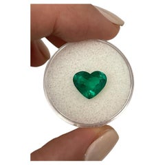 Esmeralda colombiana certificada talla corazón de 2.33 quilates  Verde Muzo Vivo 11x9 Gemston
