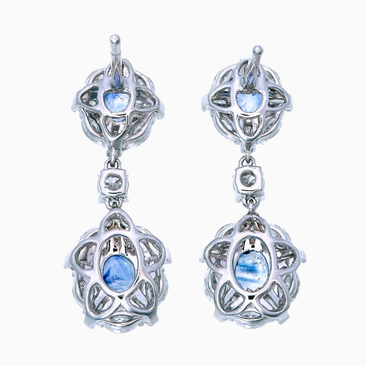 Taille ovale Boucles d'oreilles en or blanc 18 carats saphir bleu du Cachemire et diamant de 2.33 carats en vente